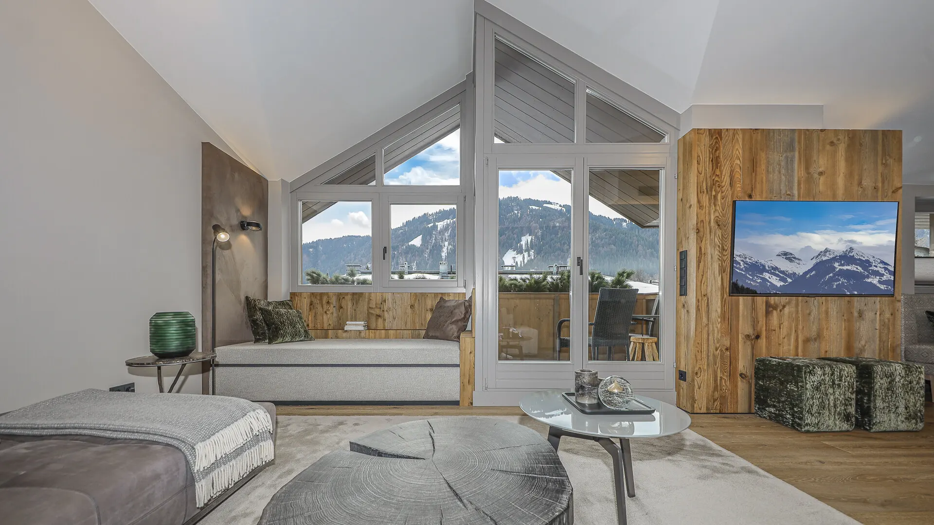 KITZIMMO-Luxus-Penthouse mit Steif-Blick in sonniger Ruhelage - Immobilien Kitzbühel.