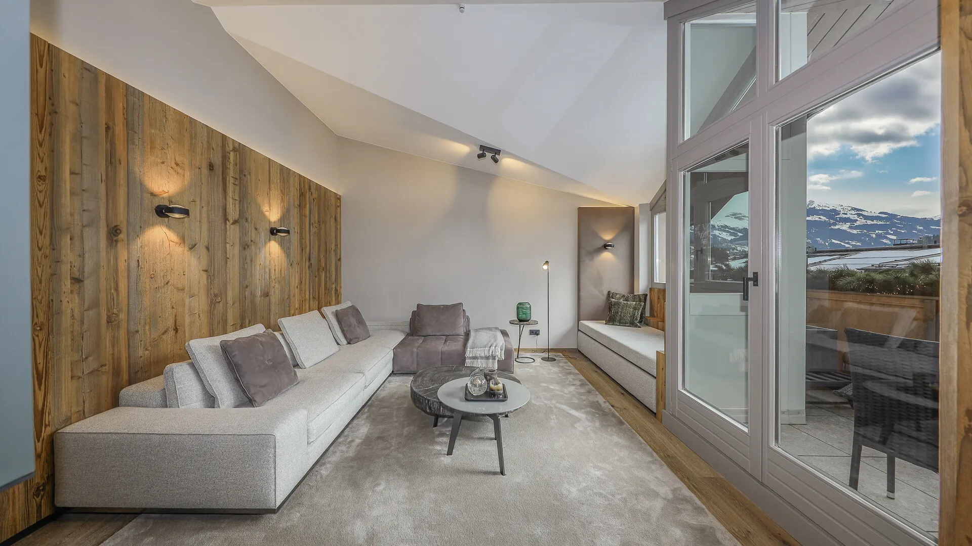 KITZIMMO-Luxus-Penthouse mit Steif-Blick in sonniger Ruhelage - Immobilien Kitzbühel.
