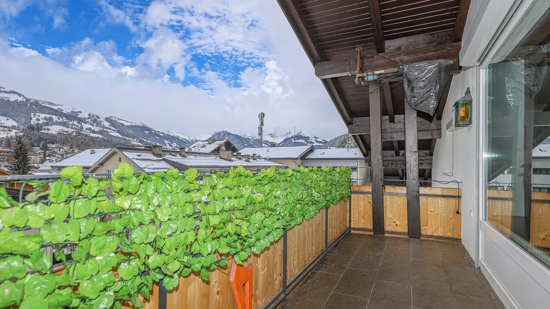 KITZIMMO-Dachgeschosswohnung im Zentrum kaufen - Immobilien Kitzbühel.