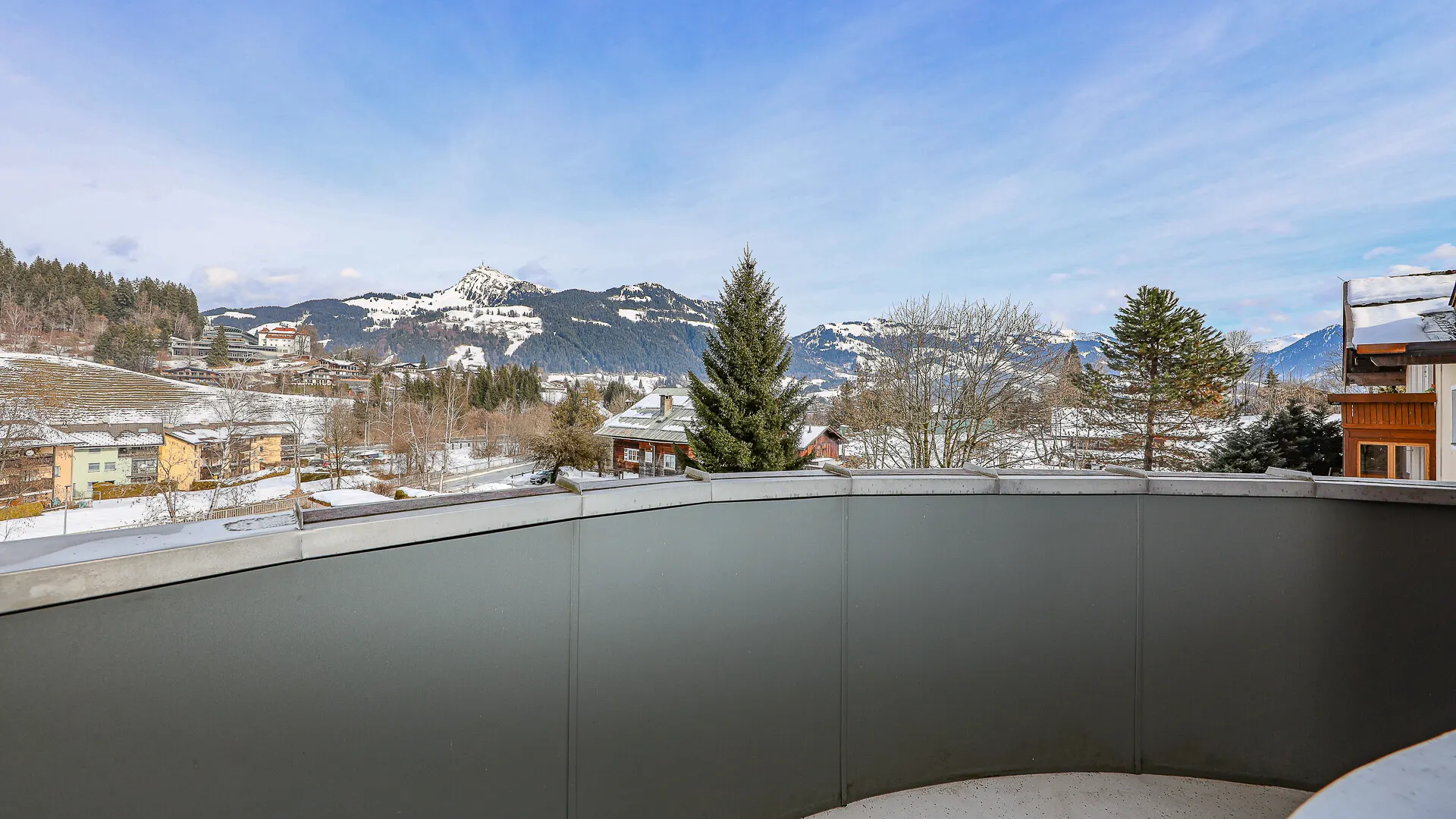 KITZIMMO-Dachgeschosswohnung mit traumhaftem Ausblick - Immobilien Kitzbühel.