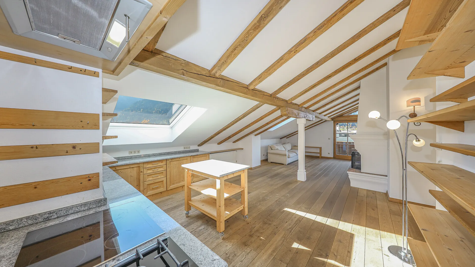 KITZIMMO-Dachgeschosswohnung in Toplage am Sonnberg kaufen - Immobilien Kitzbühel.