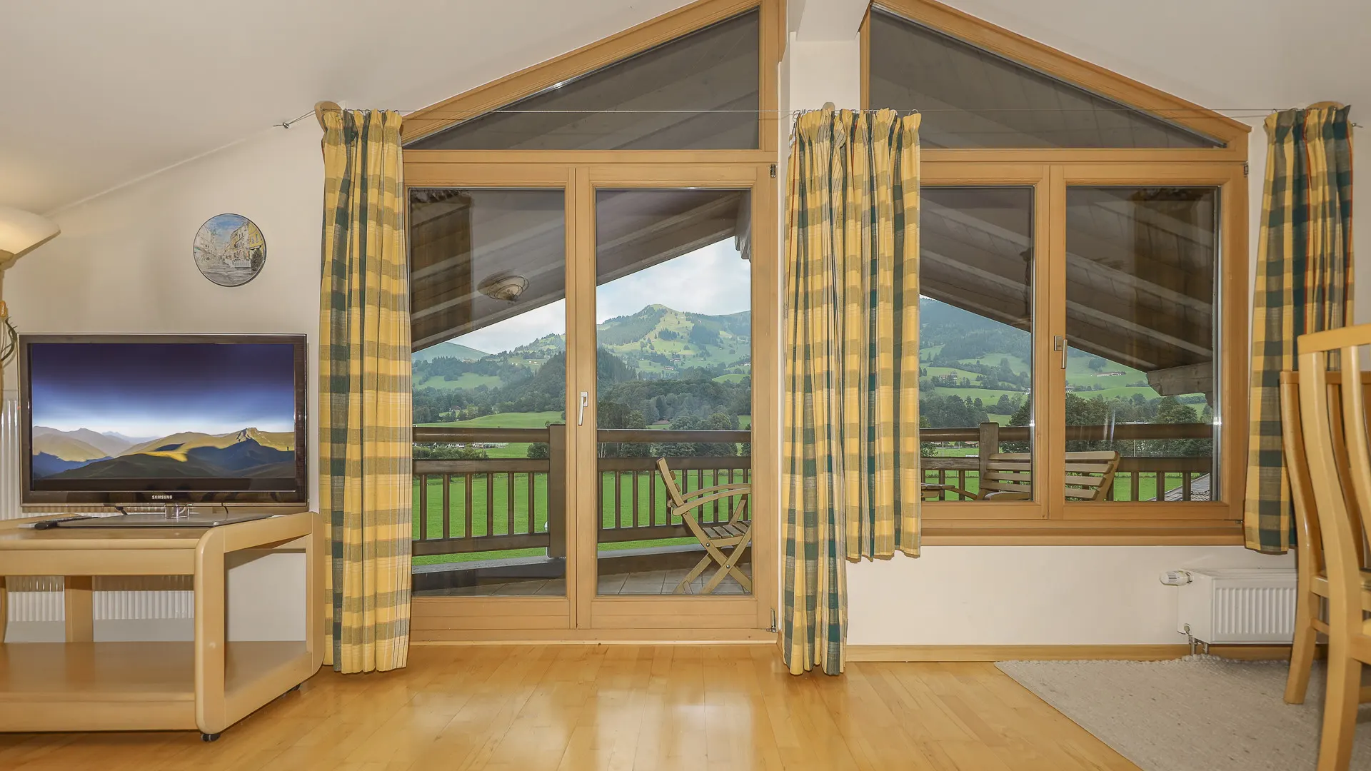 KITZIMMO-Dachgeschosswohnung mit Kaiserblick - Immobilien Aurach.