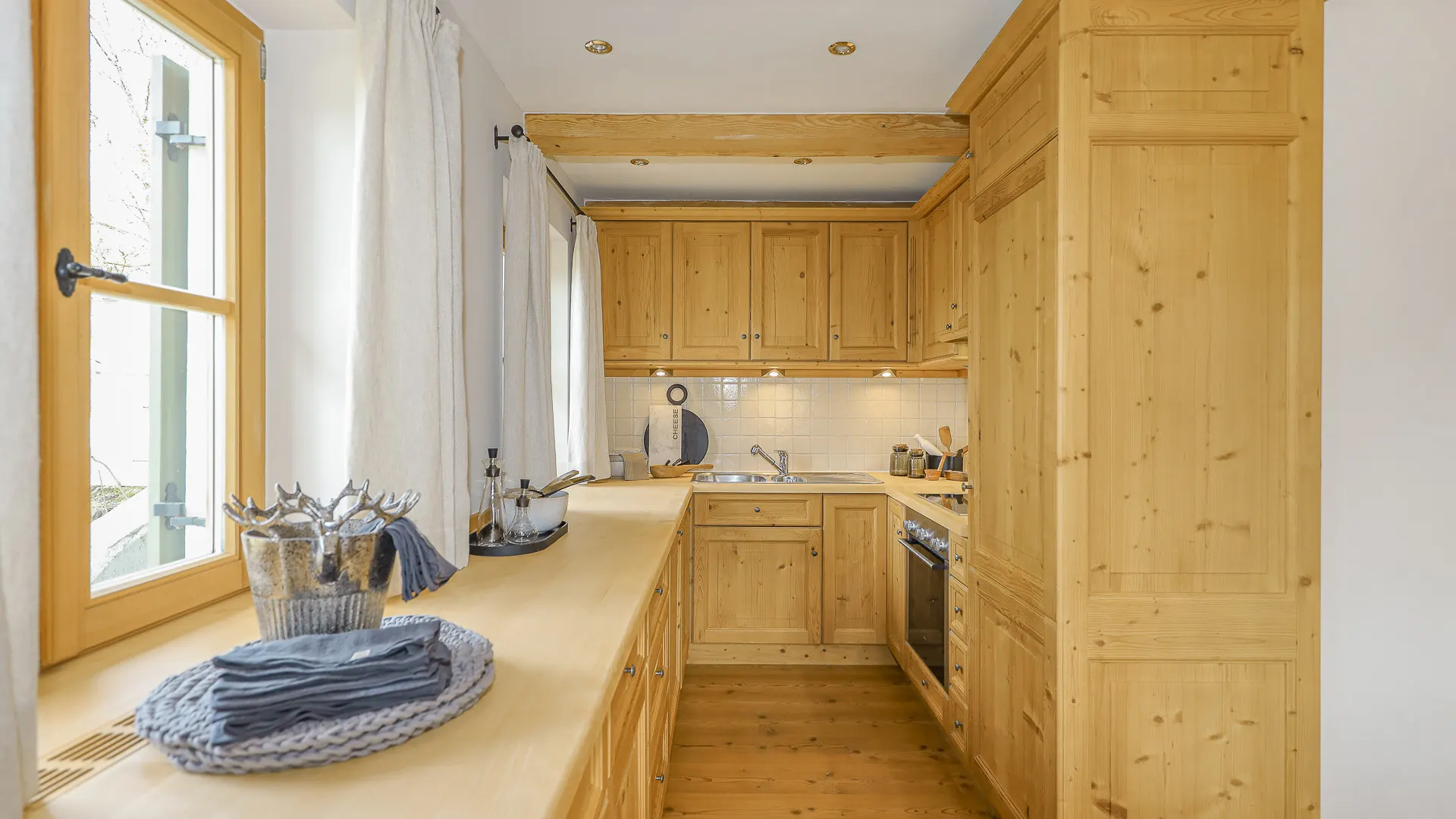 KITZIMMO-Exklusives Landhaus mit Pool in bester Lage - Immobilien Kitzbühel.