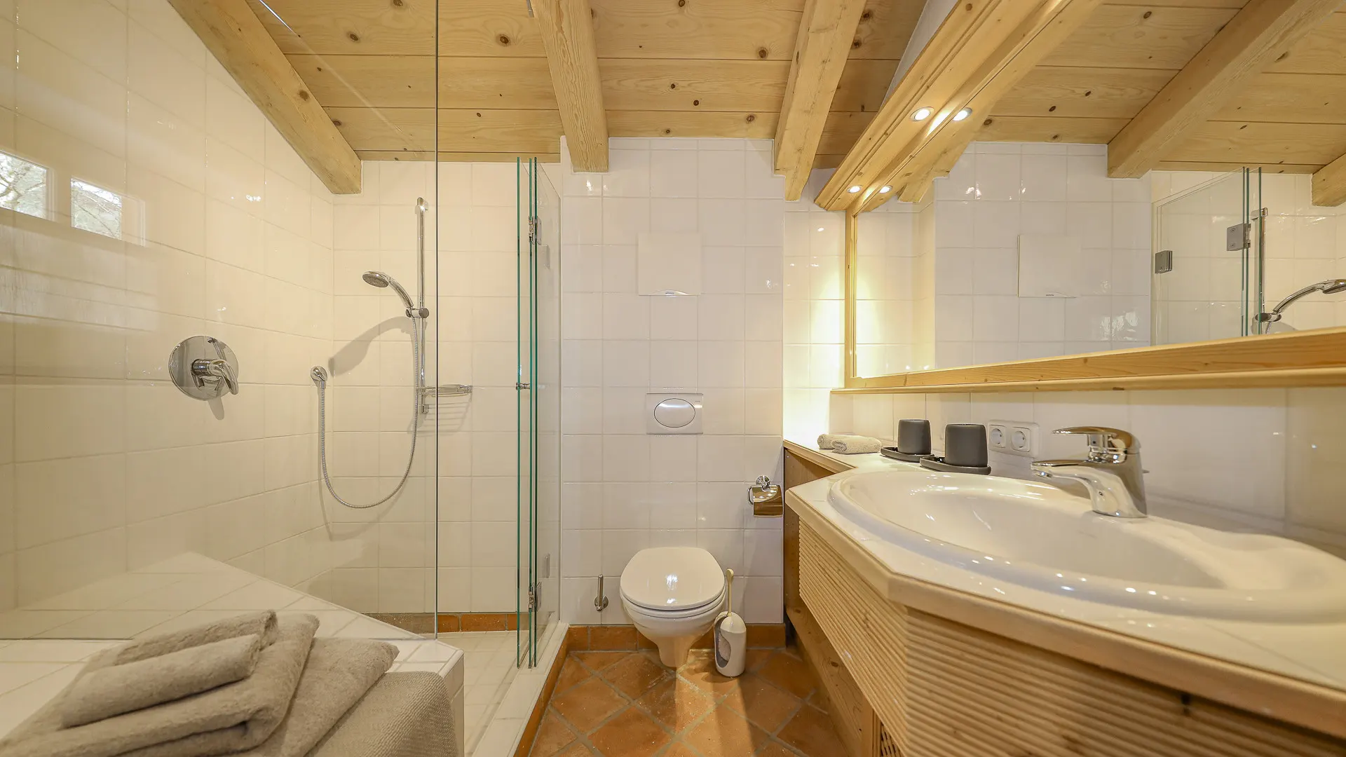 KITZIMMO-Exklusives Landhaus mit Pool in bester Lage - Immobilien Kitzbühel.