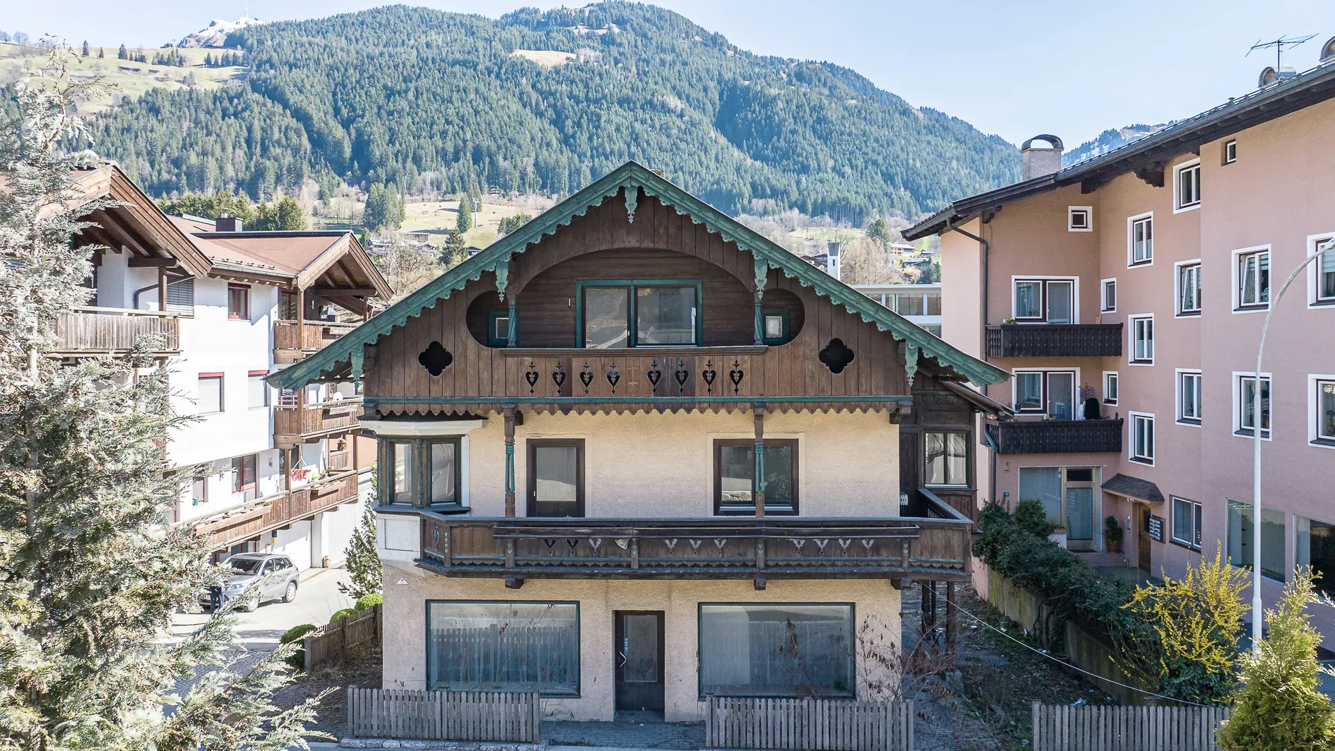 KITZIMMO-Stadthaus mit Baugenehmigung kaufen - Immobilien Kitzbühel.