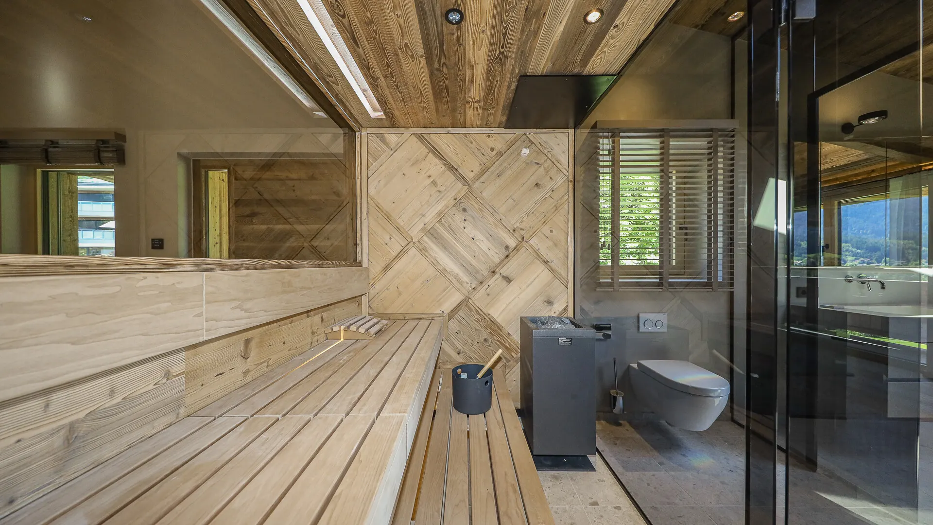 KITZIMMO-Luxuspenthouse sonniger Toplage mit Panorama-Ausblick - Immobilien Brixen.