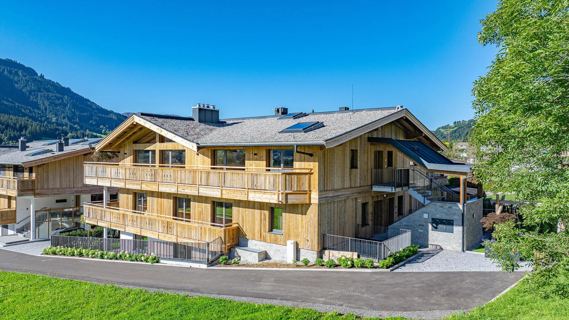 KITZIMMO-Luxuspenthouse sonniger Toplage mit Panorama-Ausblick - Immobilien Brixen.