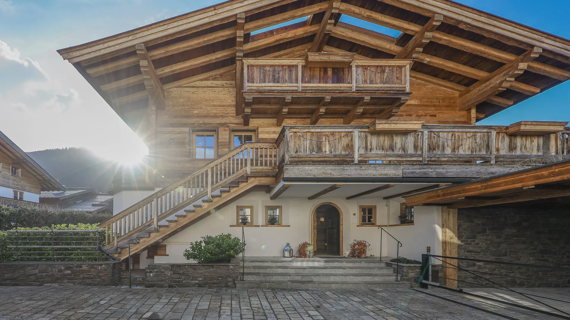 KITZIMMO-Luxus-Stadtvilla in Kitzbühel.-2