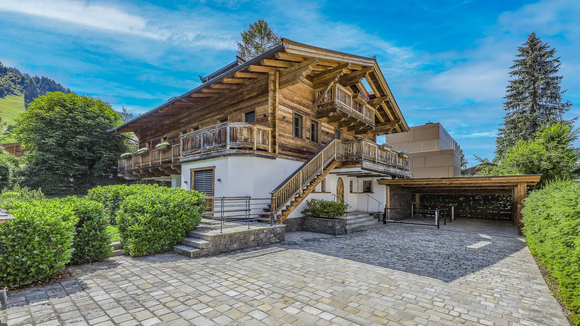 KITZIMMO-Luxus-Stadtvilla in Kitzbühel.-2