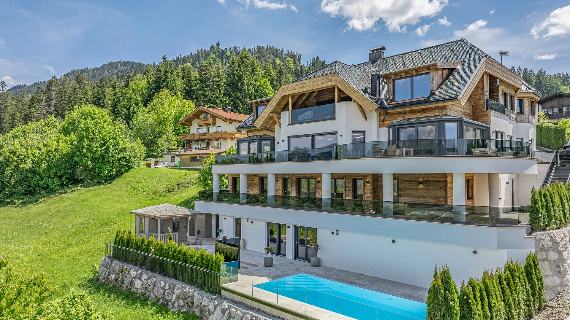 KITZIMMO-Luxusvilla mit Pool und Kaiserblick kaufen - Immobilien Ellmau.-3