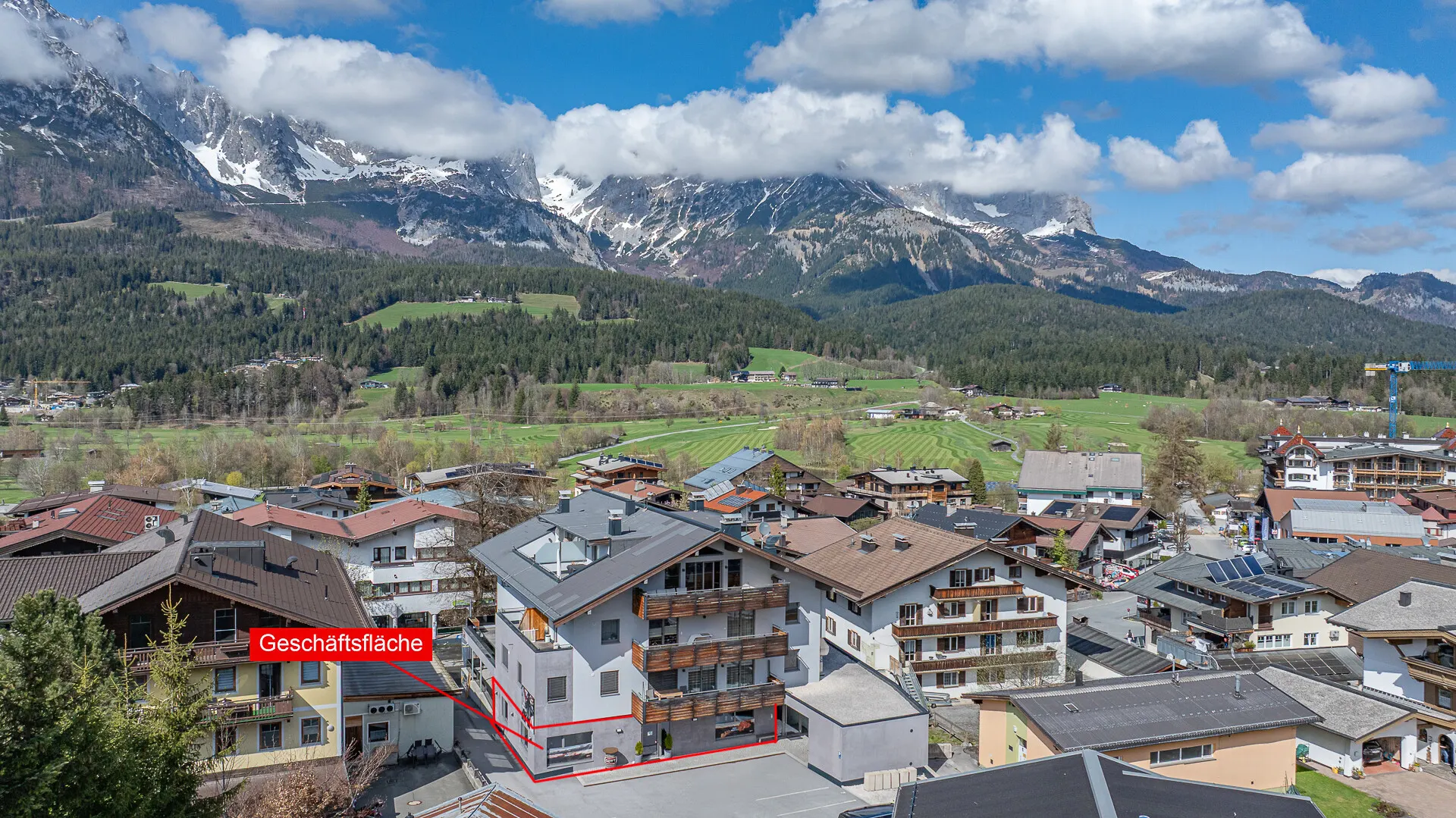 KITZIMMO-Großzügige Geschäftsfläche mitten im Dorfzentrum mieten - Immobilien Ellmau.