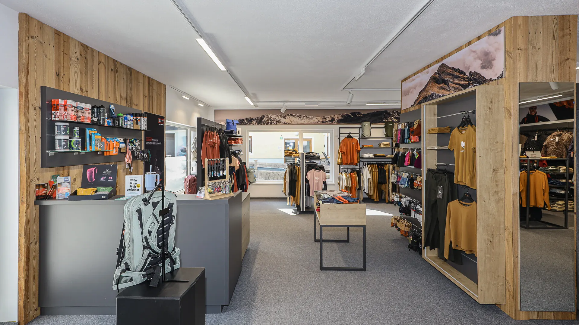 KITZIMMO-Großzügige Geschäftsfläche mitten im Dorfzentrum mieten - Immobilien Ellmau.