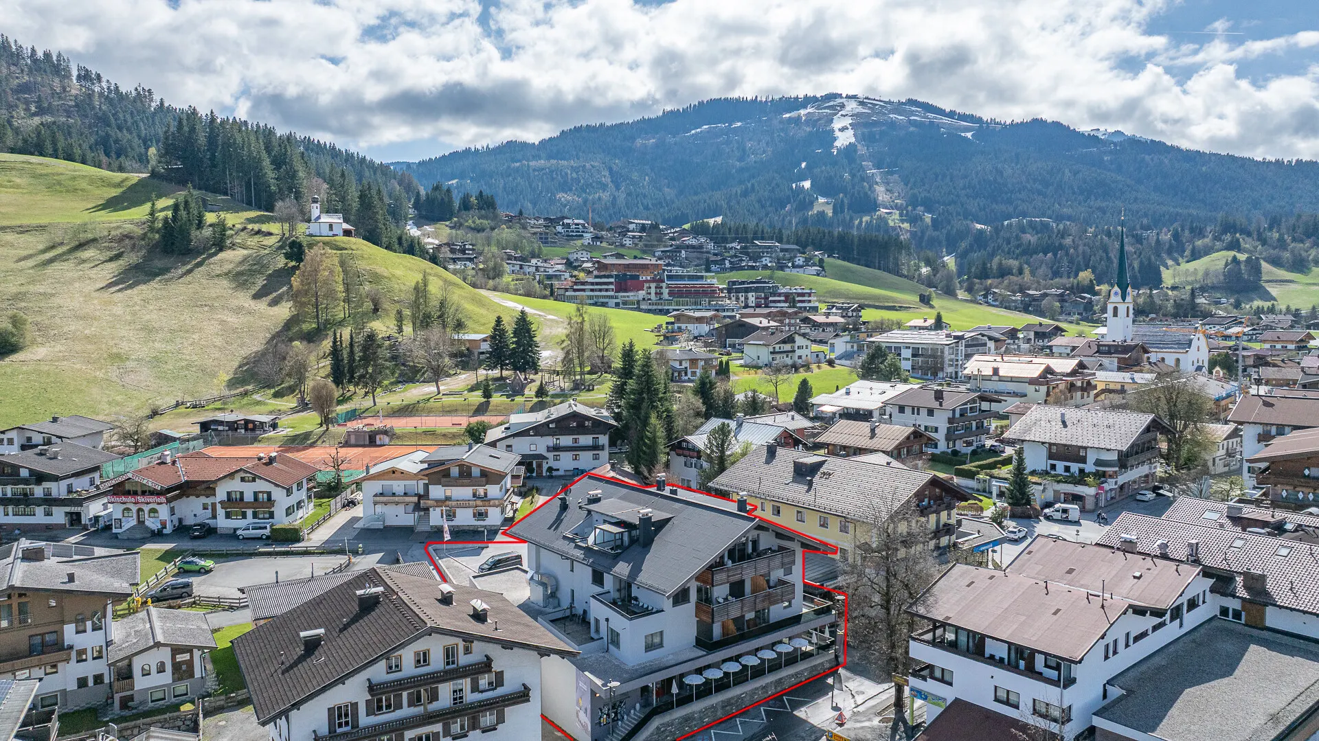 KITZIMMO-Großzügige Geschäftsfläche mitten im Dorfzentrum mieten - Immobilien Ellmau.