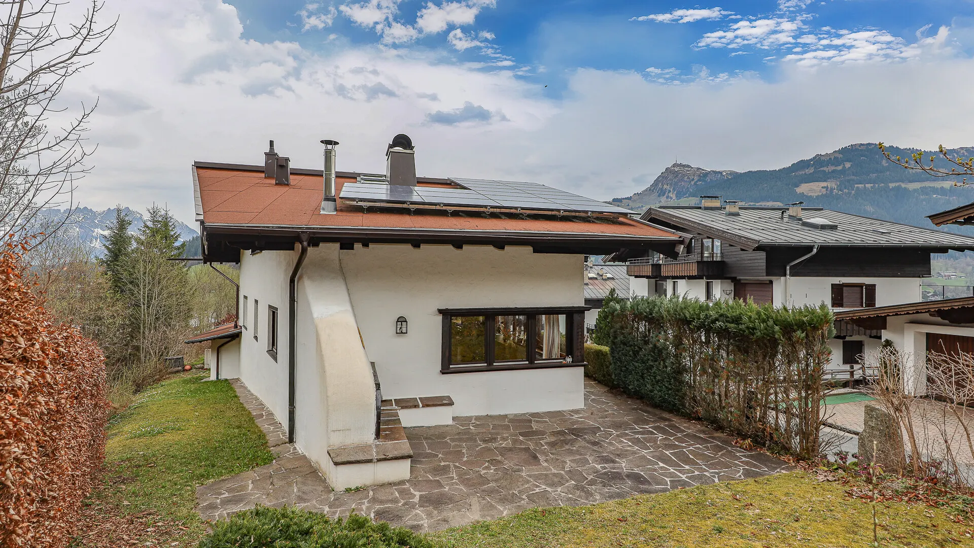 KITZIMMO-Einfamilienhaus am Fuße des Hahnenkamm an der Skipiste mieten - Immobilien Kitzbühel.