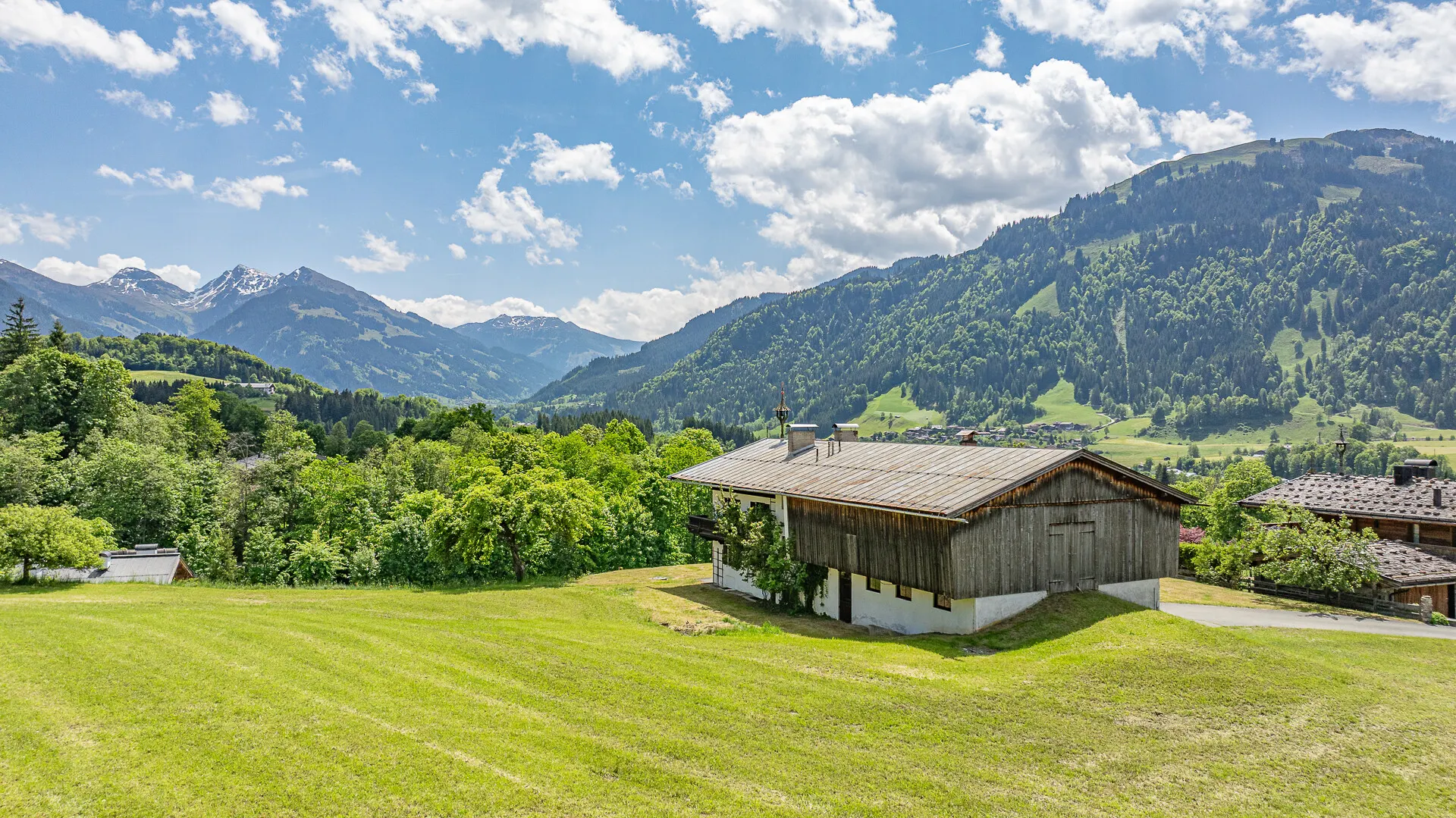 KITZIMMO-Luxusanwesen in bester Lage kaufen - Immobilien Kitzbühel.-8 16.51.04