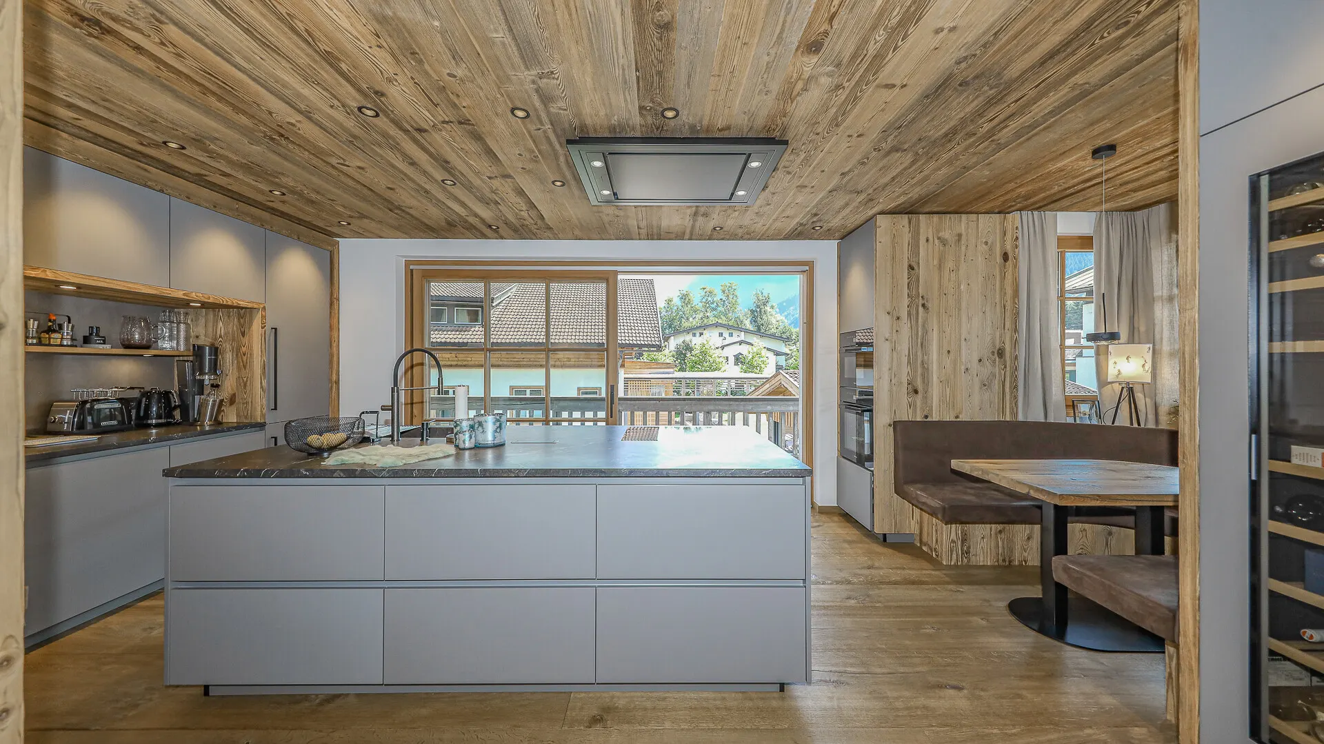 KITZIMMO-Luxuswohnung mit Pool in zentraler Toplage - Immobilien Kitzbühel.-4-10