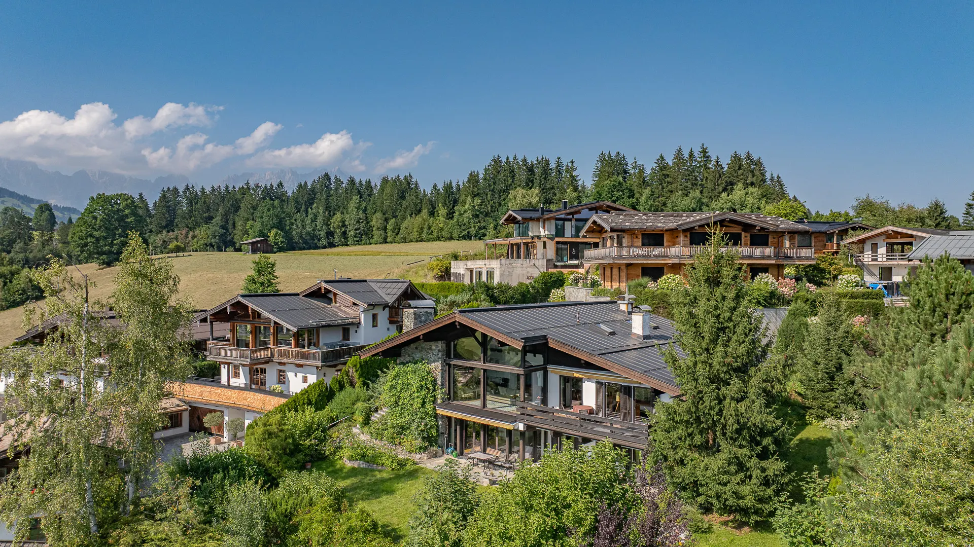 KITZIMMO-Chalet Landhausvilla in Toplage kaufen - Immobilien Reith bei Kitzbühel.