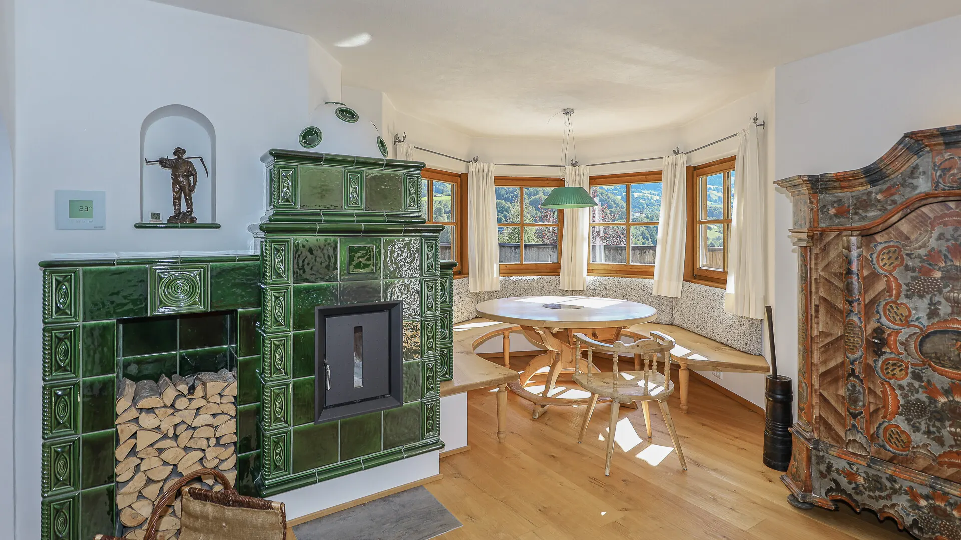 KITZIMMO-Exklusives Landhaus in traumhafter & unverbaubarer Aussichtslage - Immobilien Kitzbühel.-20