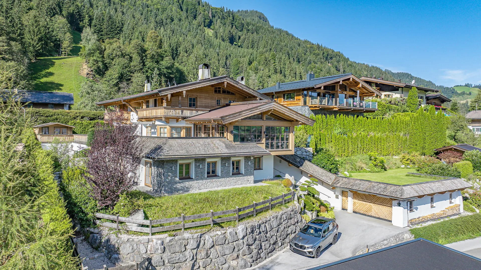 KITZIMMO-Exklusives Landhaus in traumhafter & unverbaubarer Aussichtslage - Immobilien Kitzbühel.-3