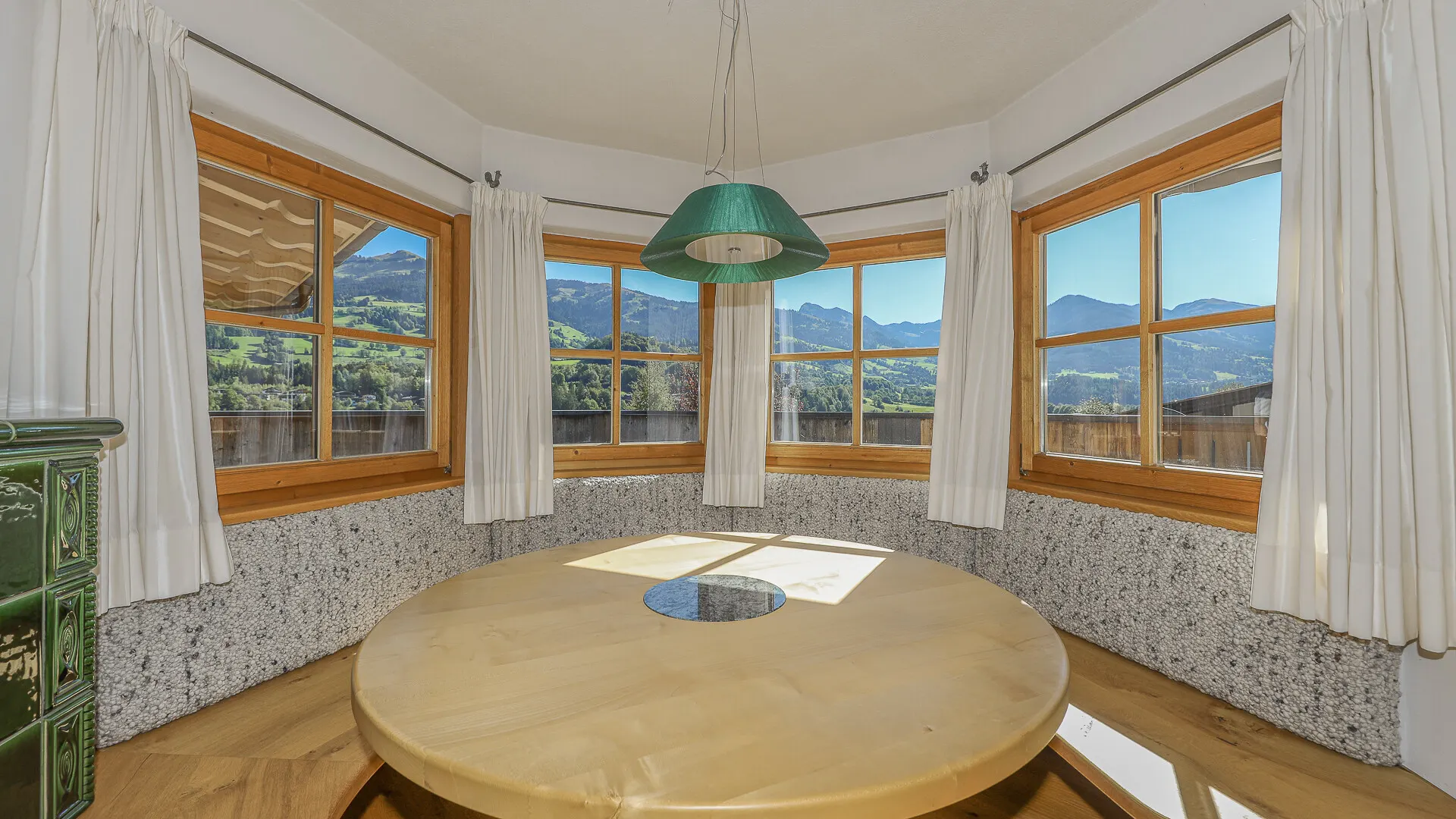 KITZIMMO-Exklusives Landhaus in traumhafter & unverbaubarer Aussichtslage - Immobilien Kitzbühel.-21