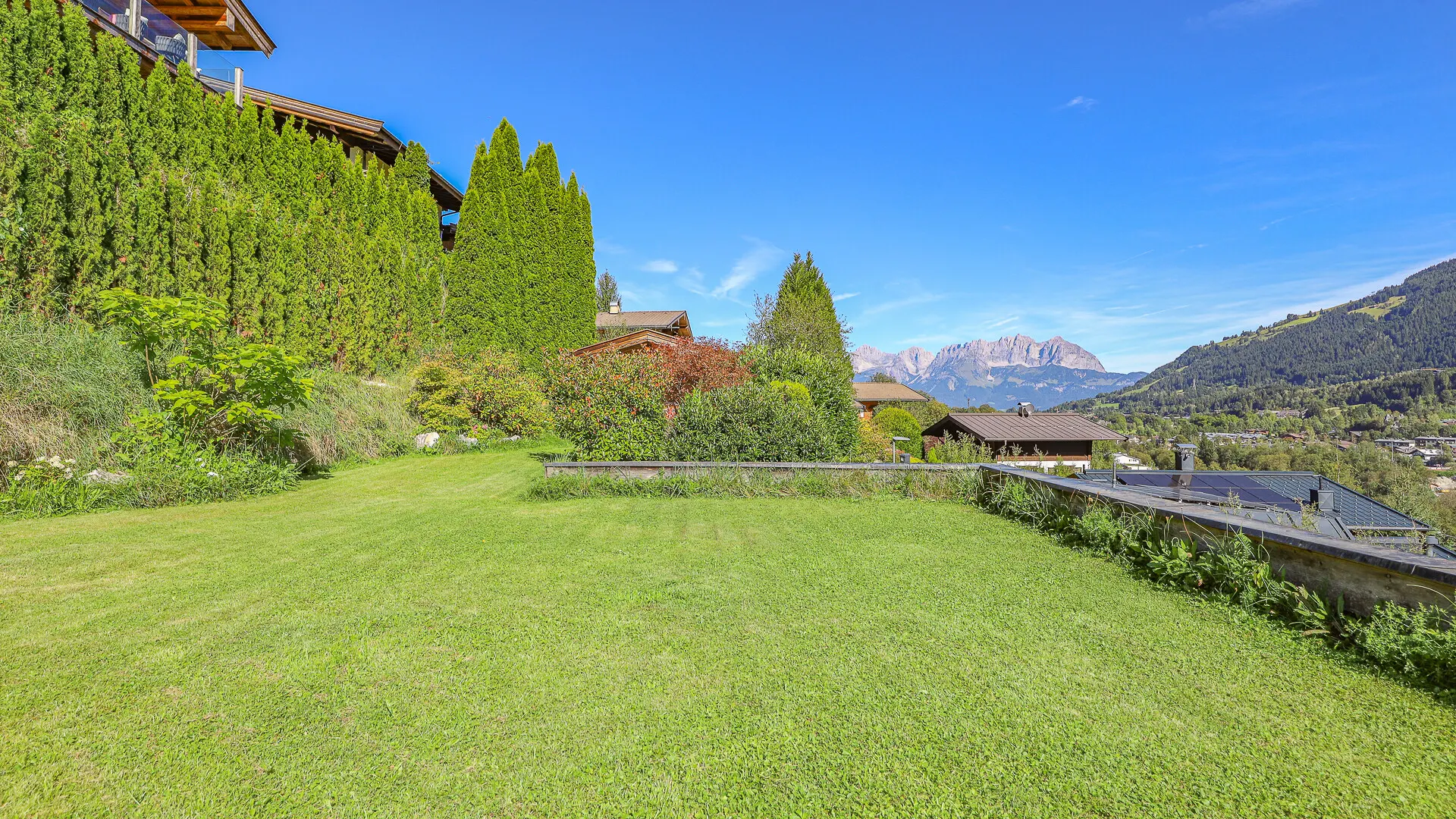 KITZIMMO-Exklusives Landhaus in traumhafter & unverbaubarer Aussichtslage - Immobilien Kitzbühel.-42