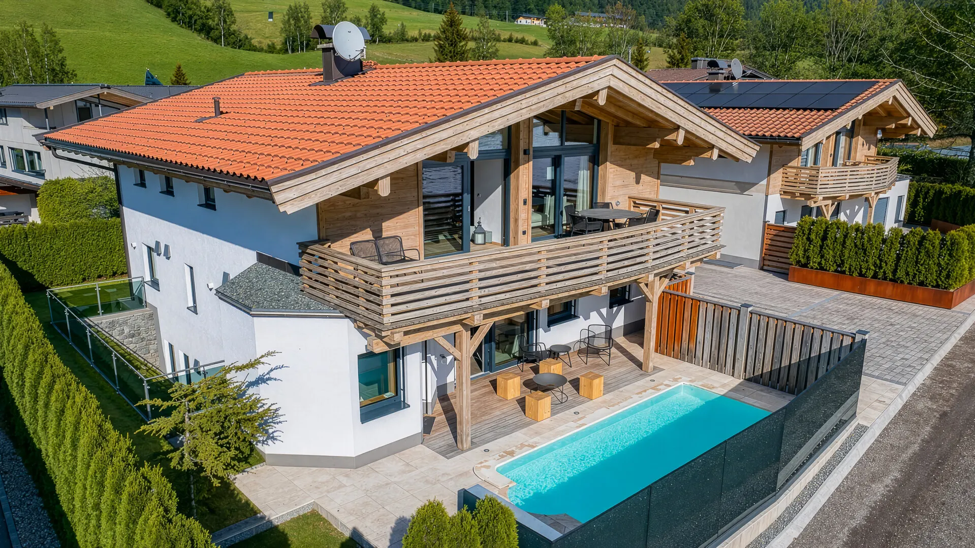 KITZIMMO-Luxuschalet mit Pool und Kaiserblick - Immobilien Ellmau.-1