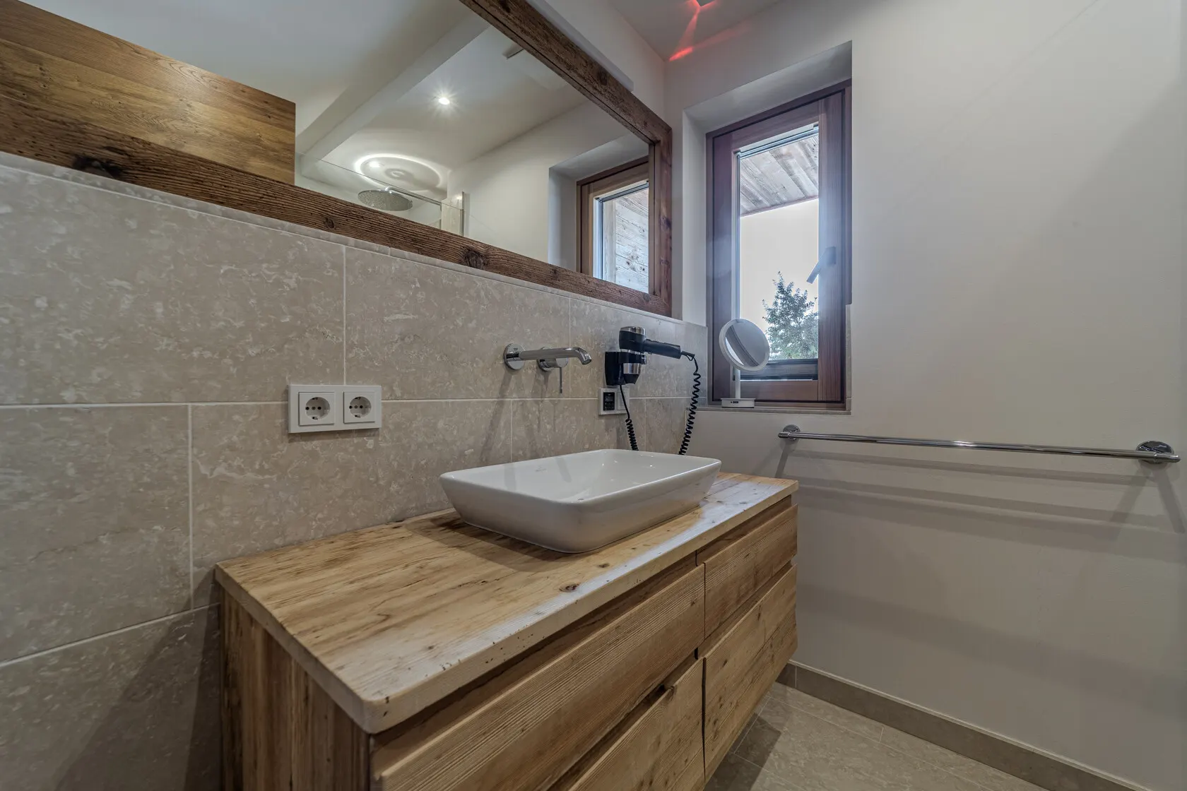 KITZIMMO-Luxuswohnung mit Kaiserblick in Toplage kaufen - Immobilien Oberndorf.