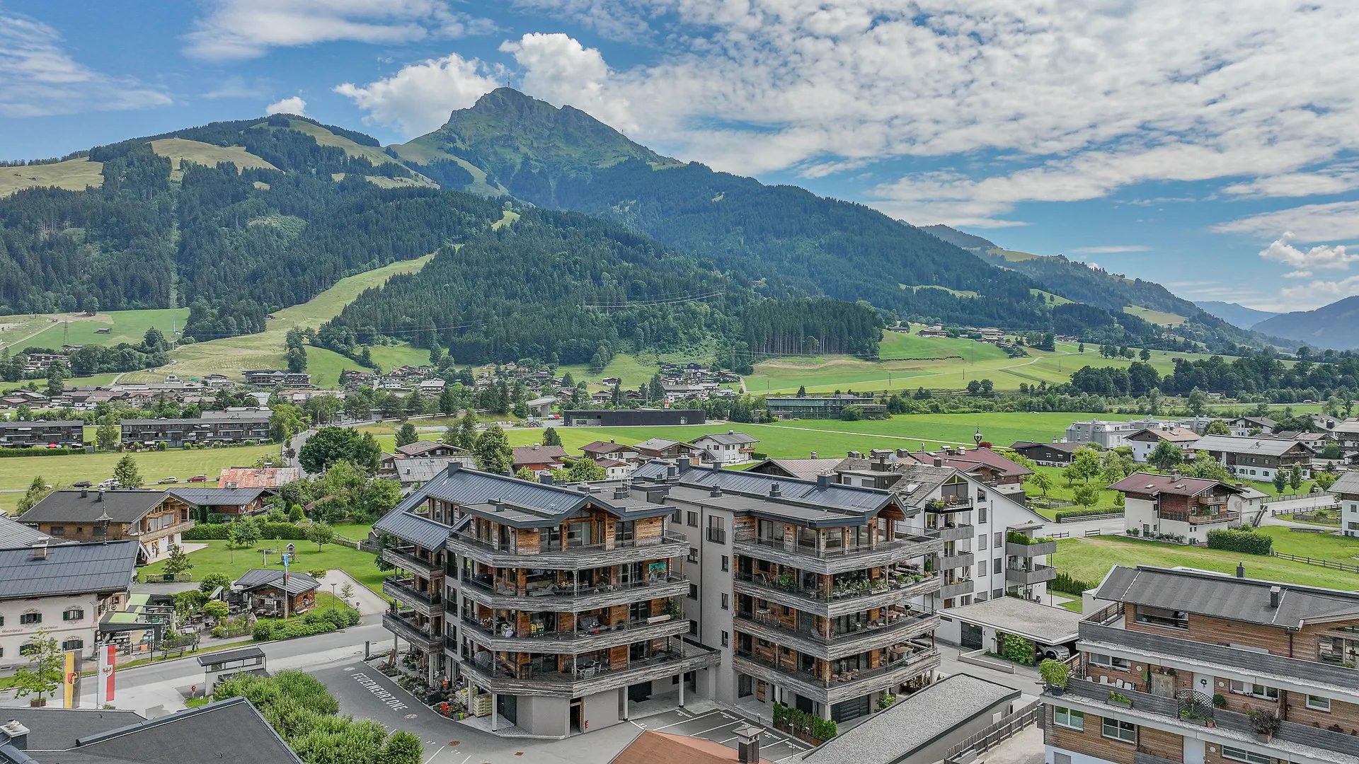 KITZIMMO-Luxuswohnung mit Kaiserblick in Toplage kaufen - Immobilien Oberndorf.