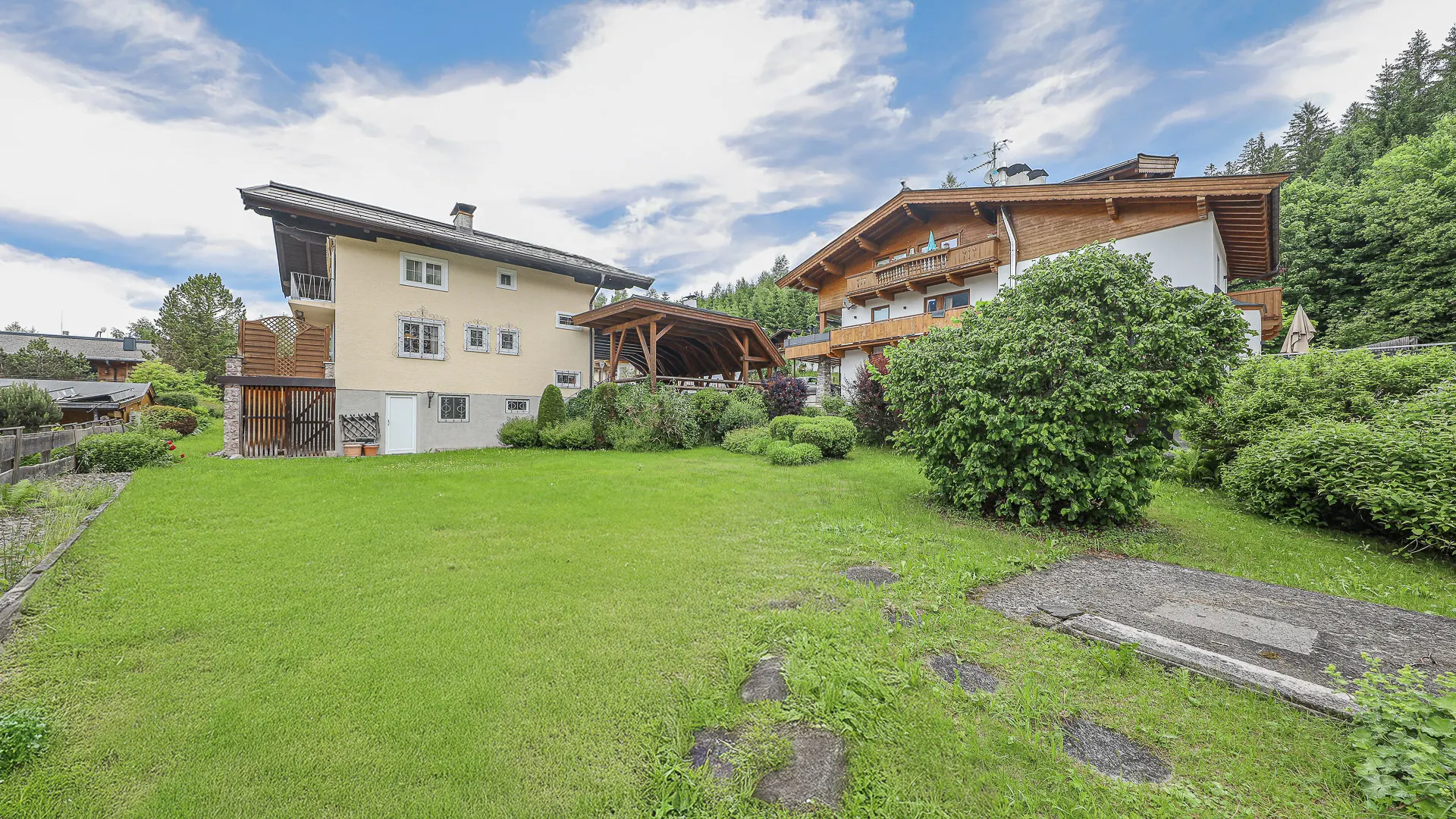 KITZIMMO-Baugrundstück mit Altbestand in sonniger Ruhelage kaufen - Immobilien Kirchberg.