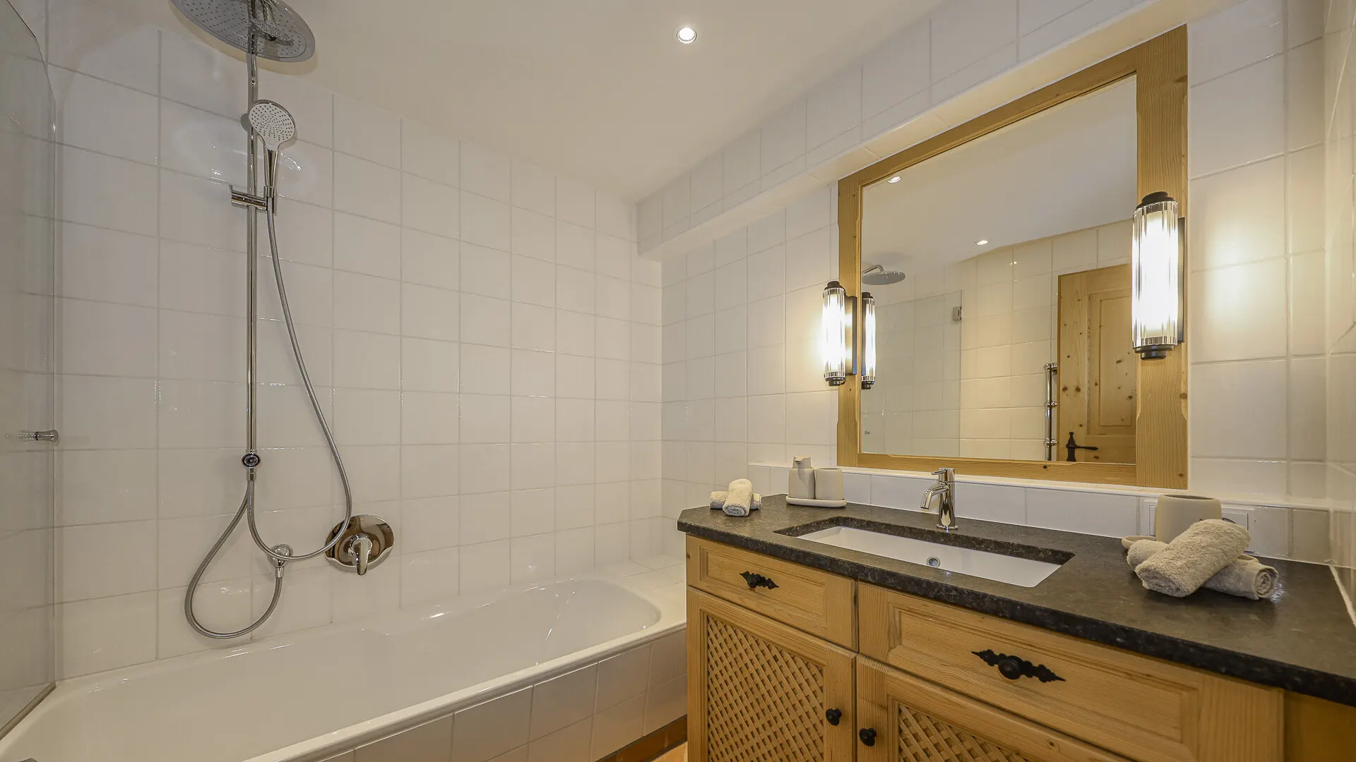 KITZIMMO-Exklusives Landhaus mit Pool in bester Lage - Immobilien Kitzbühel.-23