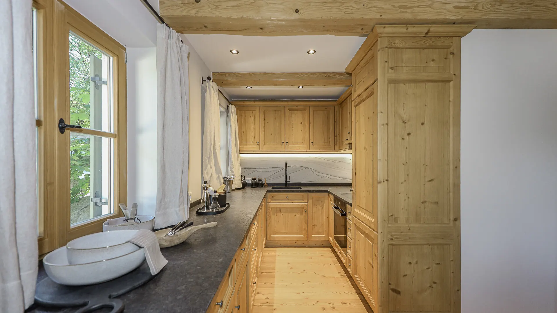 KITZIMMO-Exklusives Landhaus mit Pool in bester Lage - Immobilien Kitzbühel.-9