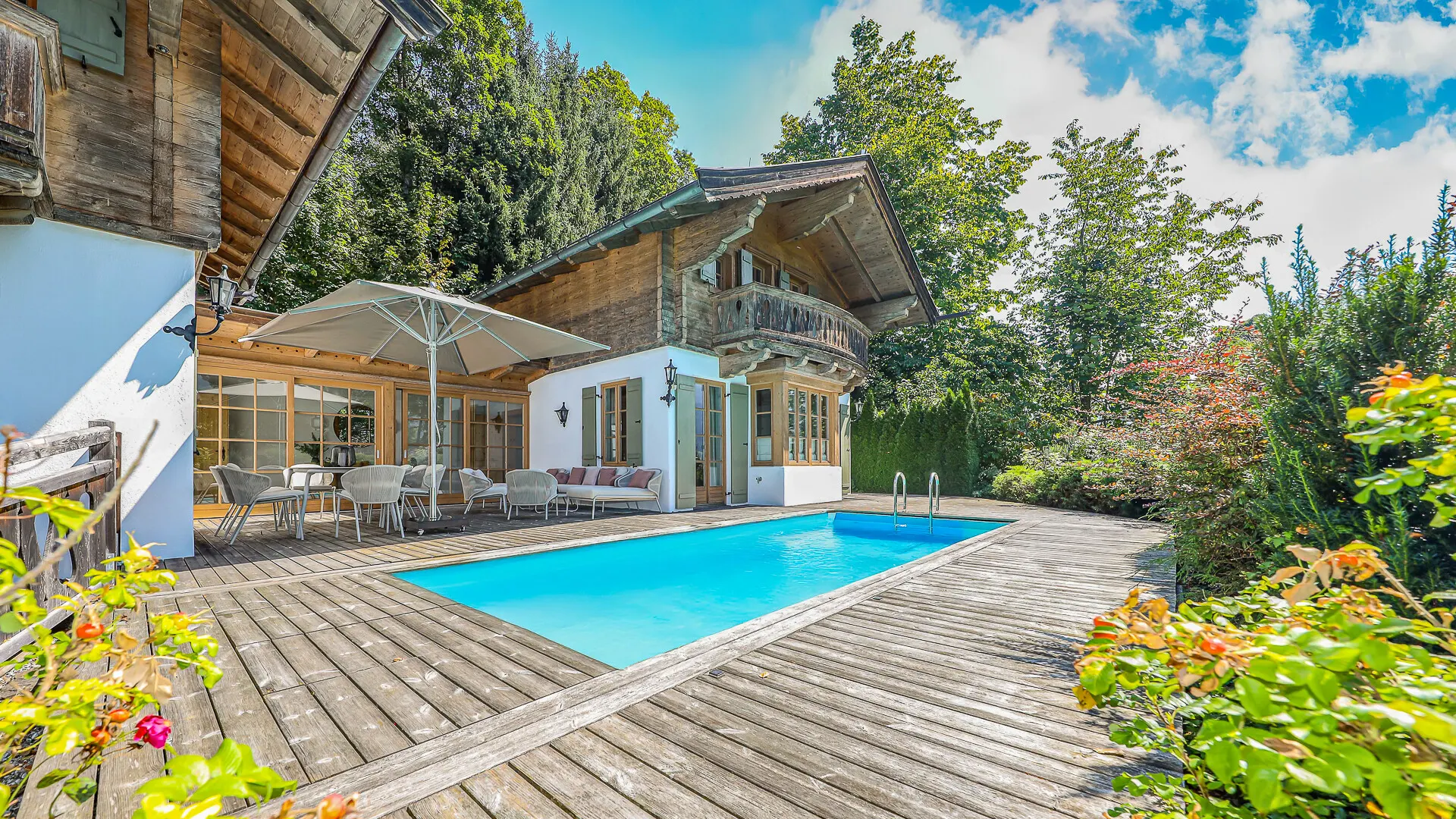 KITZIMMO-Exklusives Landhaus mit Pool in bester Lage - Immobilien Kitzbühel.-11