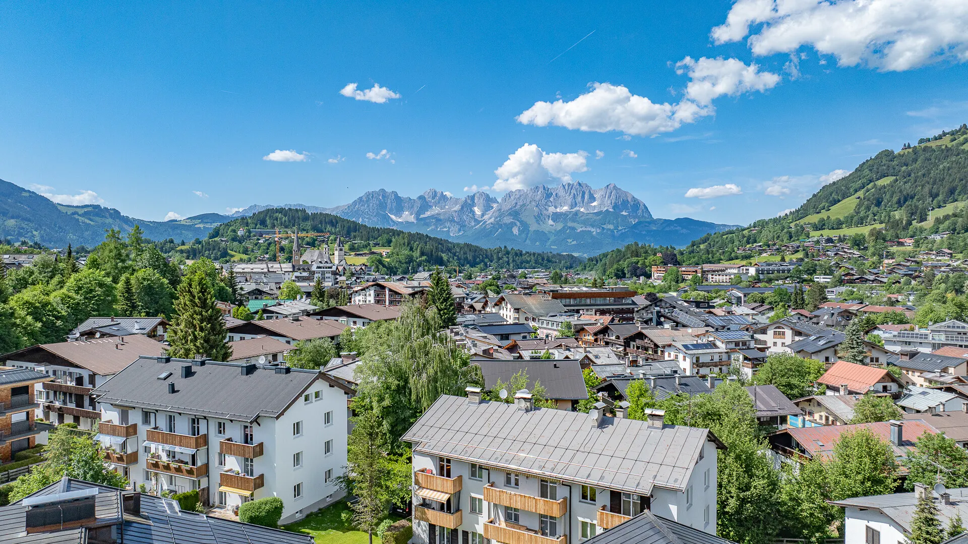 KITZIMMO-Hochwertige Wohnung in zentraler Ruhelage kaufen - Immobilien Kitzbühel.