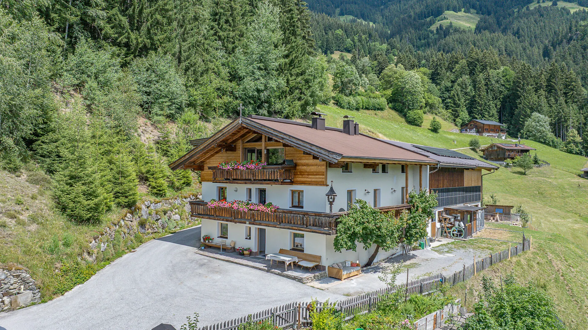 KITZIMMO-Penthouse mit Freizeitwohnsitz in einem Bauernhaus in Alleinlage - Immobilien Westendorf.
