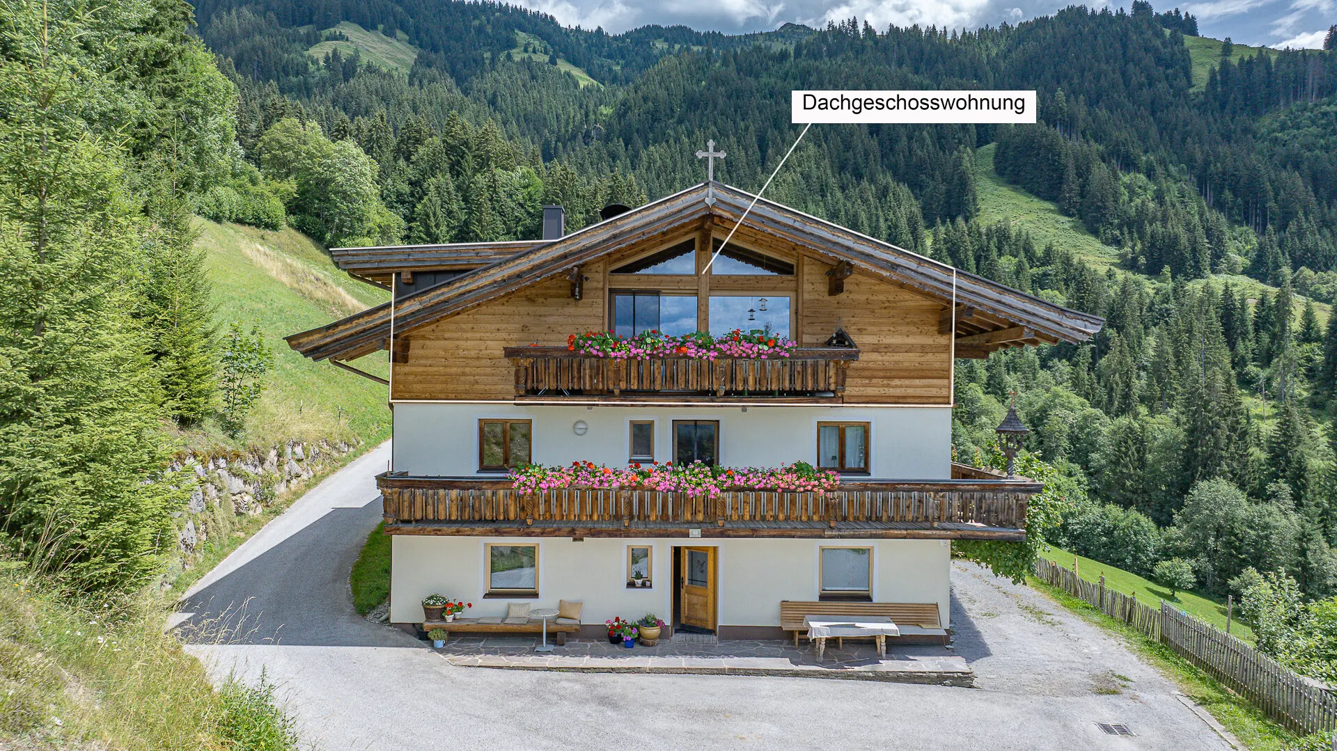KITZIMMO-Penthouse mit Freizeitwohnsitz in einem Bauernhaus in Alleinlage - Immobilien Westendorf.