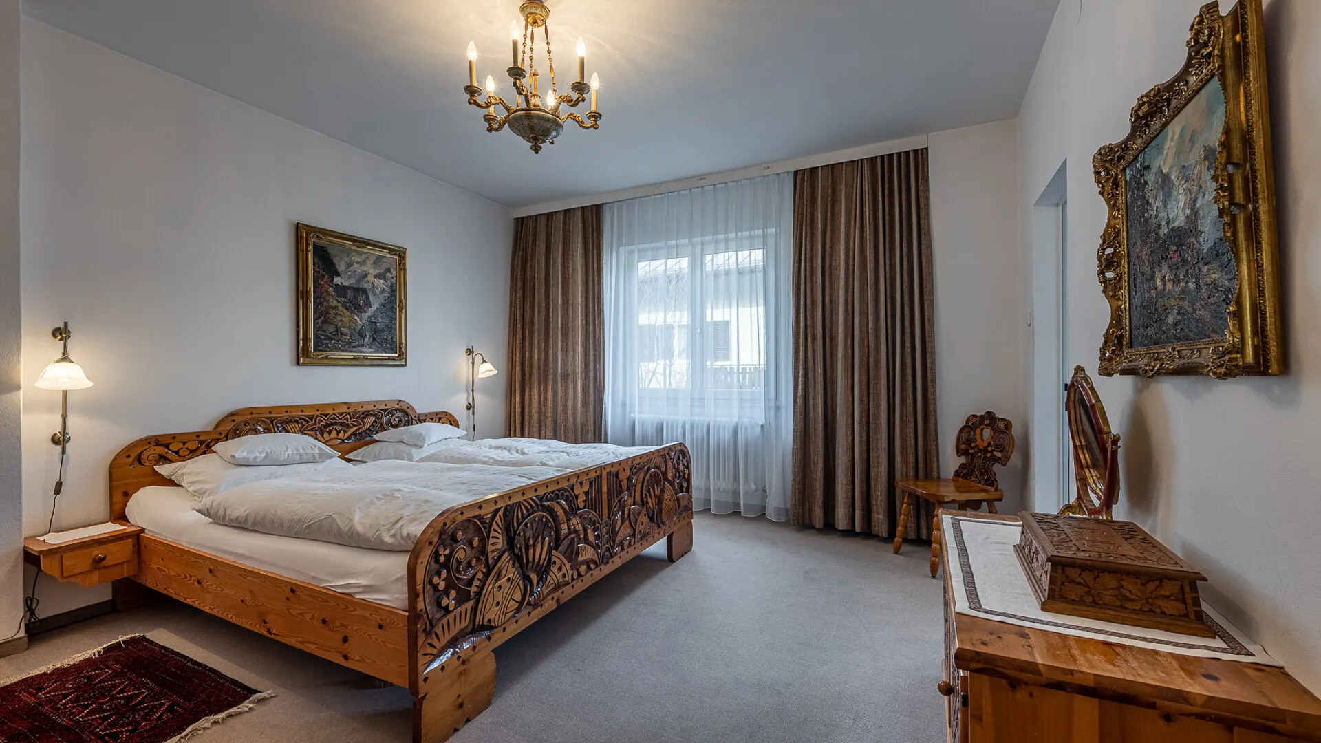 KITZIMMO-Domizil mit Potenzial in zentrumsnaher Ruhelage - Ski Out - Immobilien Kitzbühel.