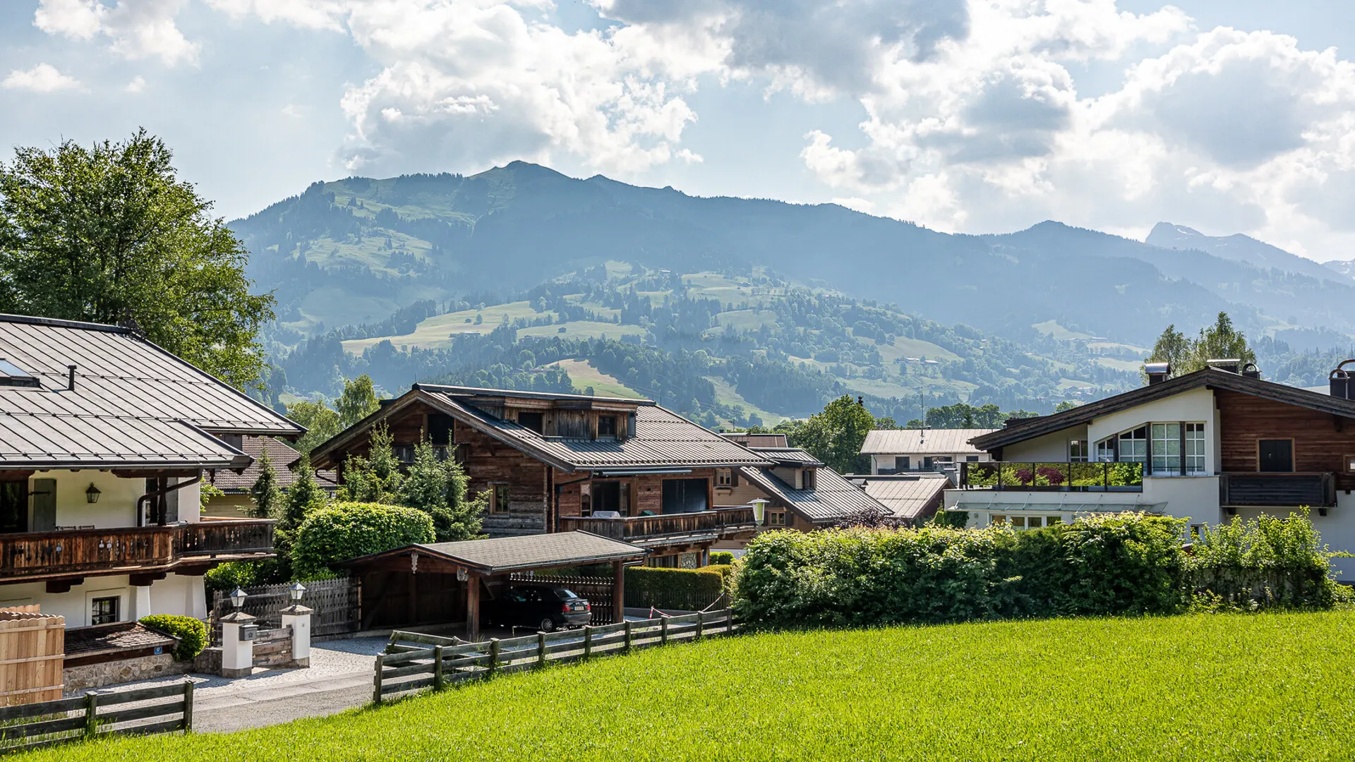 KITZIMMO-Domizil mit Potenzial in zentrumsnaher Ruhelage - Ski Out - Immobilien Kitzbühel.