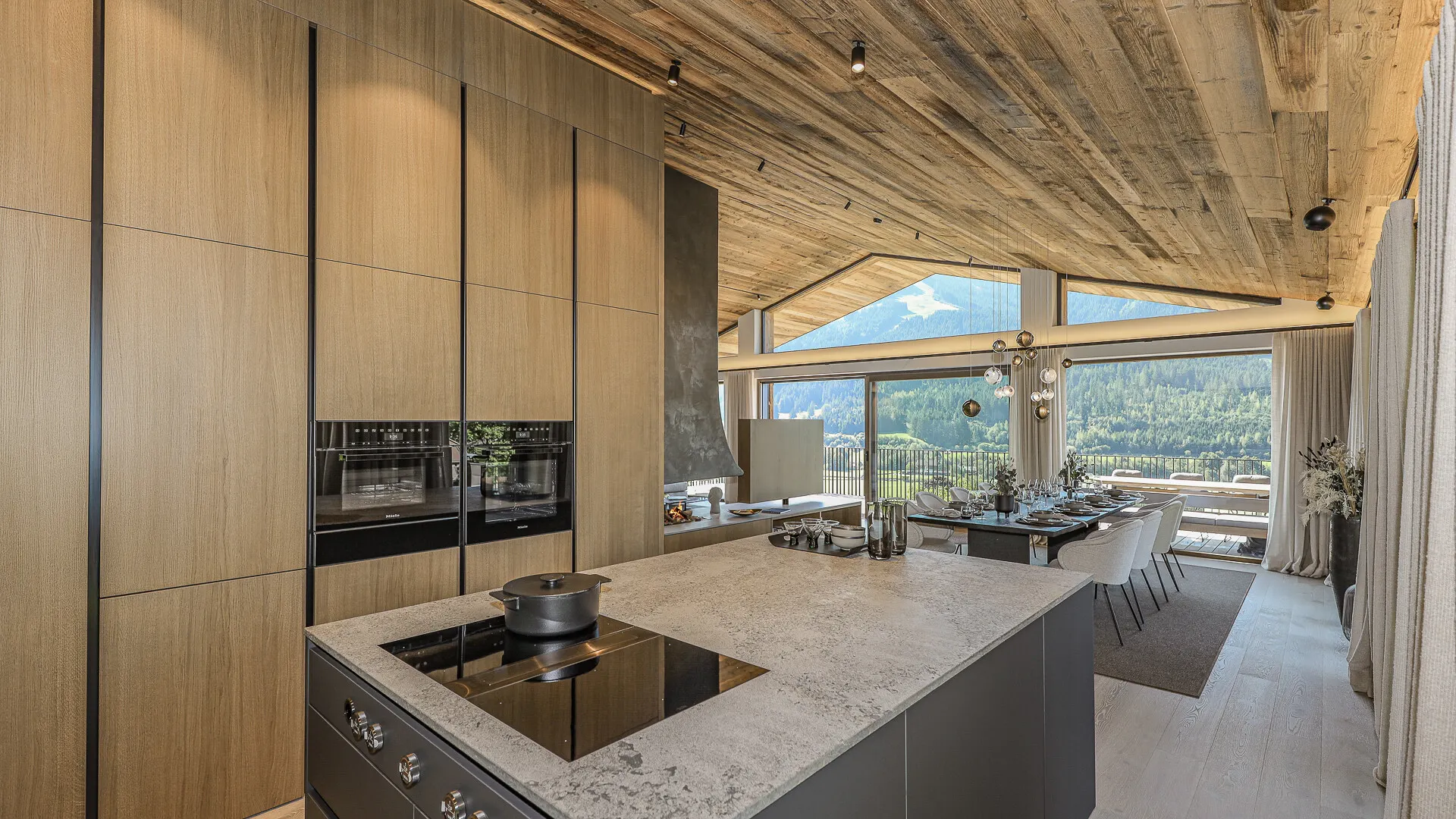 KITZIMMO-Luxusvilla mit Pool in Toplage kaufen - Immobilien Brixen im Thale.