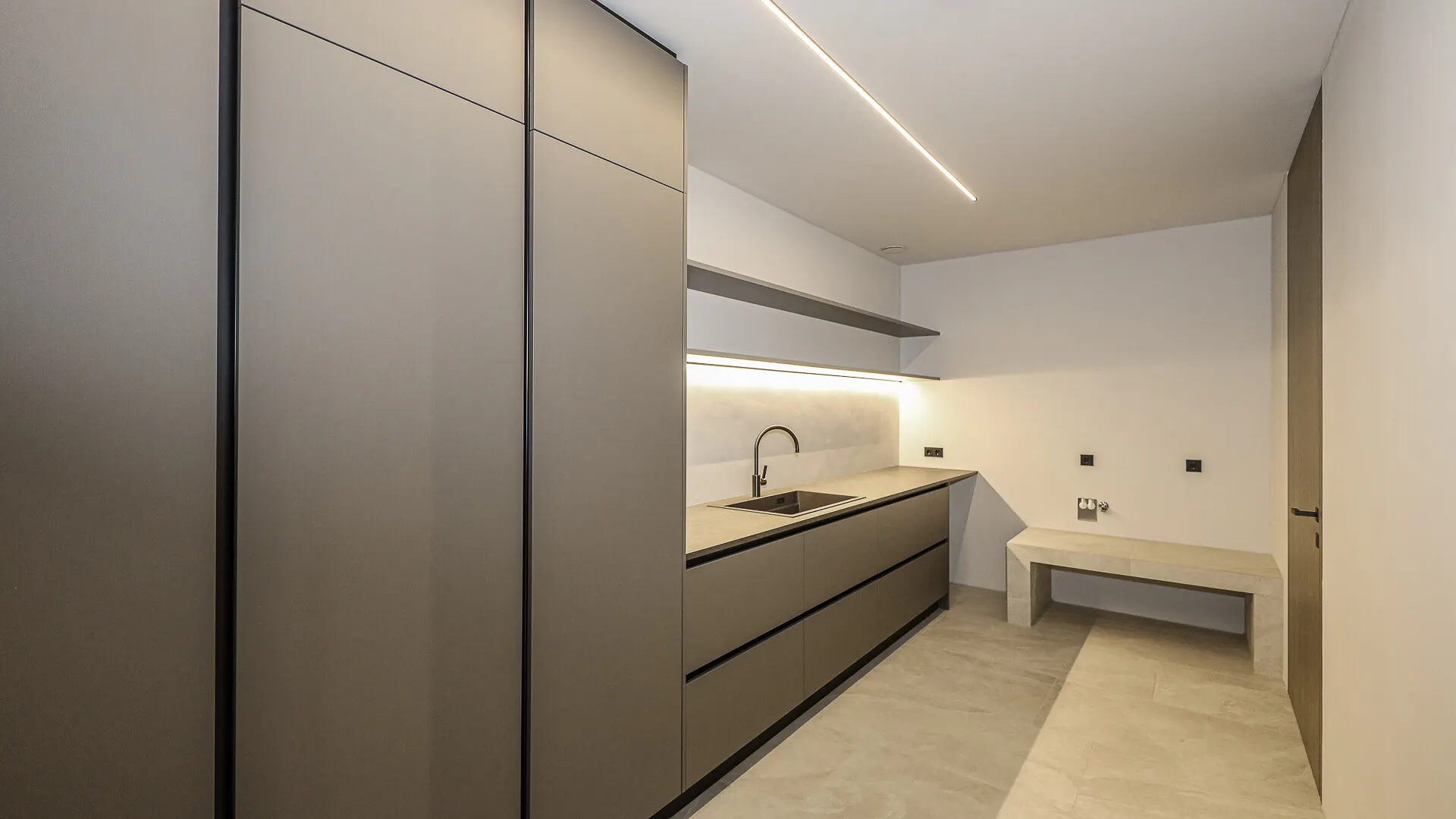KITZIMMO-Luxusvilla mit Pool in Toplage kaufen - Immobilien Brixen im Thale.