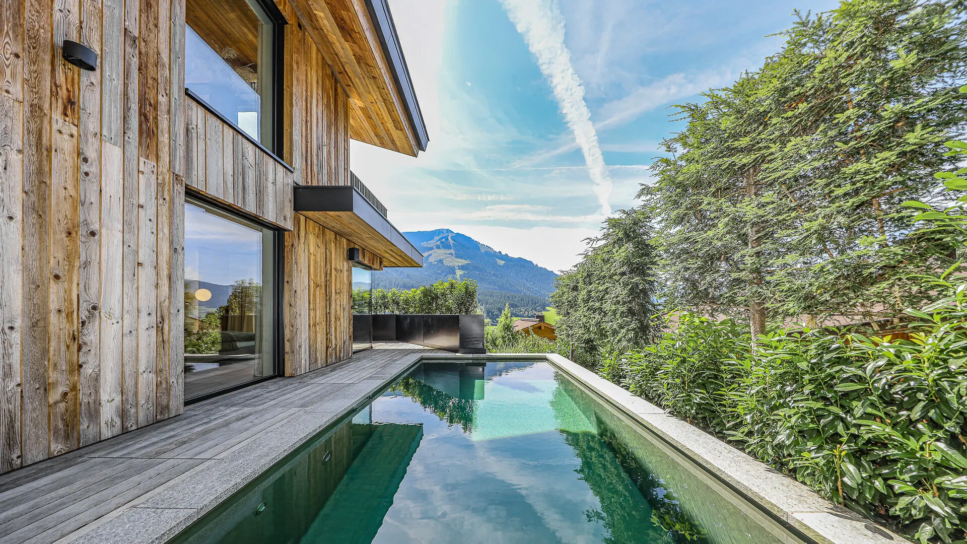 KITZIMMO-Luxusvilla mit Pool in Toplage kaufen - Immobilien Brixen im Thale.