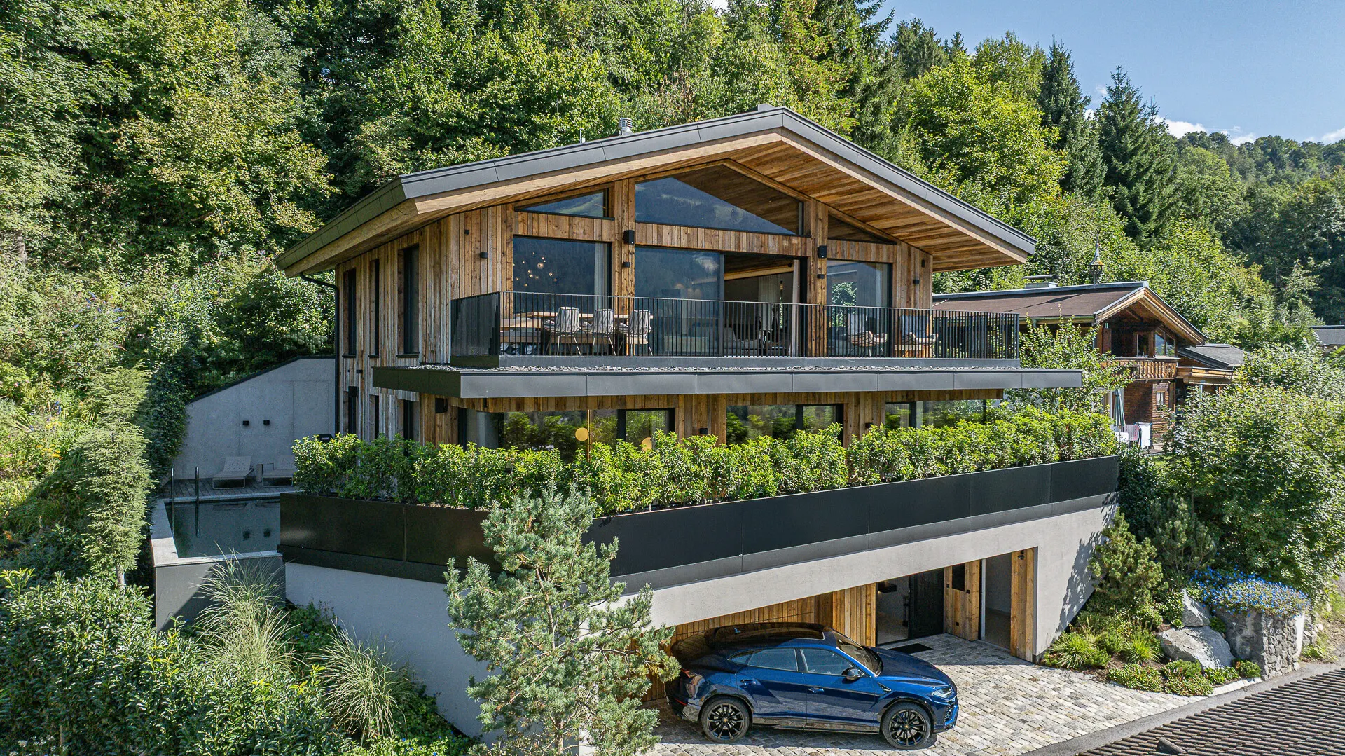KITZIMMO-Luxusvilla mit Pool in Toplage kaufen - Immobilien Brixen im Thale.