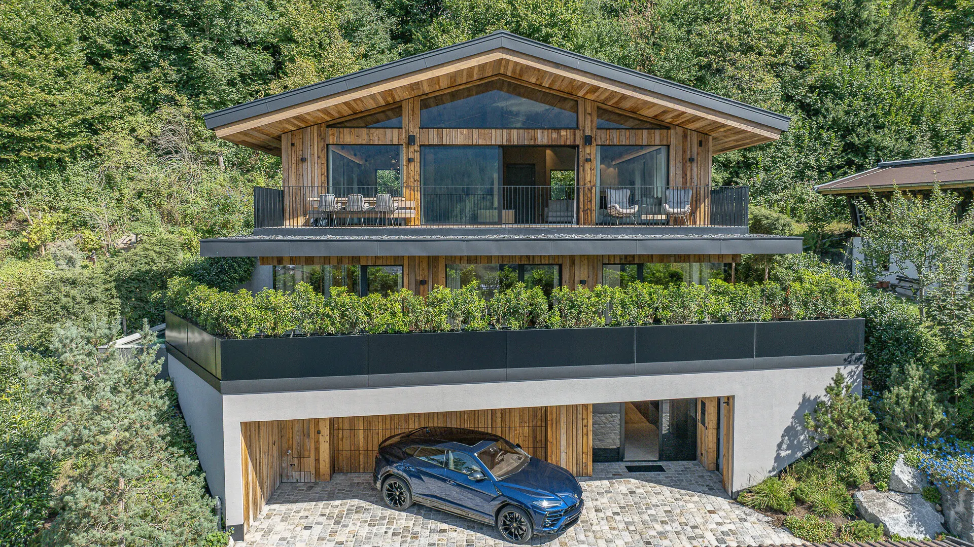KITZIMMO-Luxusvilla mit Pool in Toplage kaufen - Immobilien Brixen im Thale.