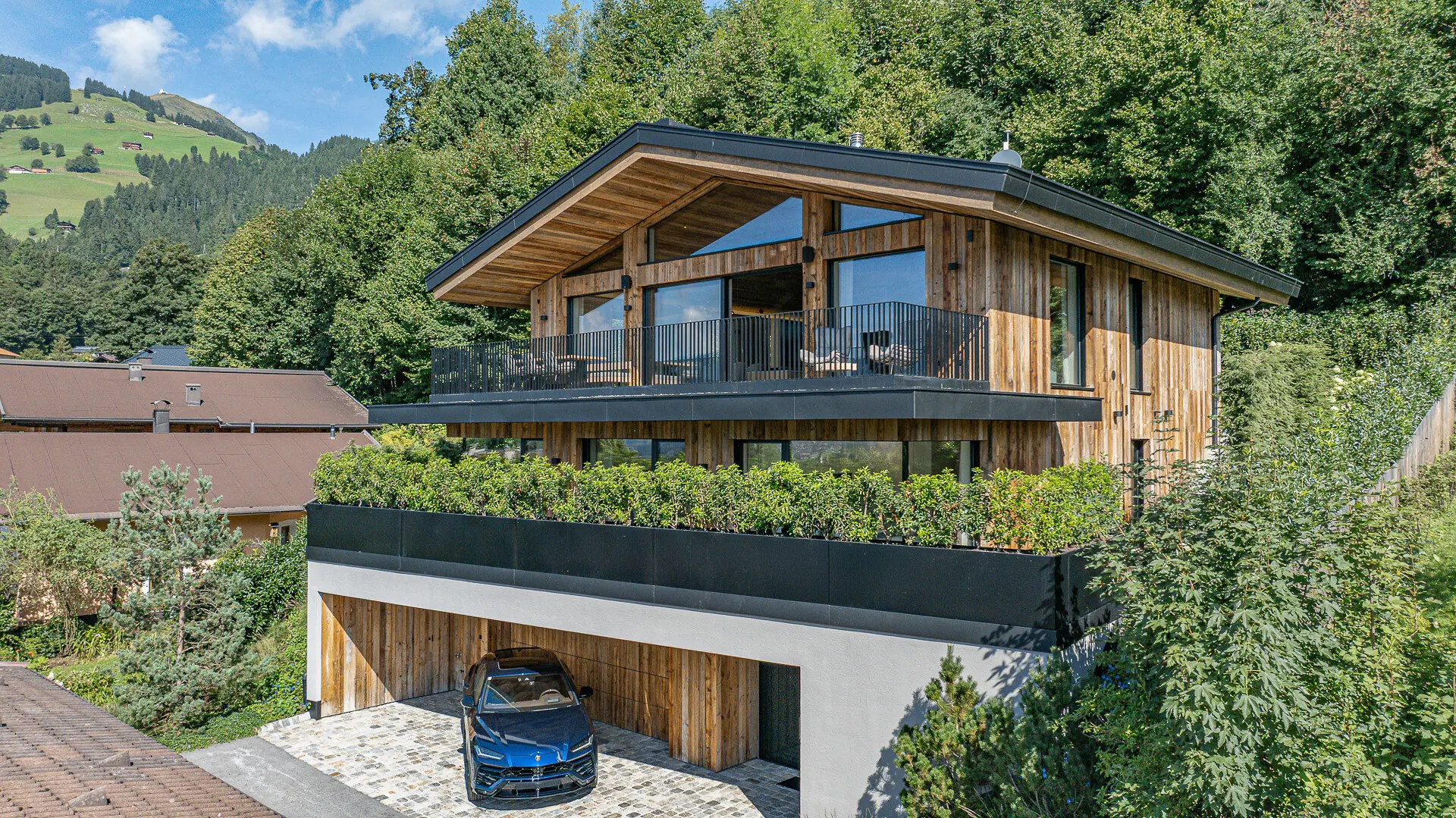KITZIMMO-Luxusvilla mit Pool in Toplage kaufen - Immobilien Brixen im Thale.
