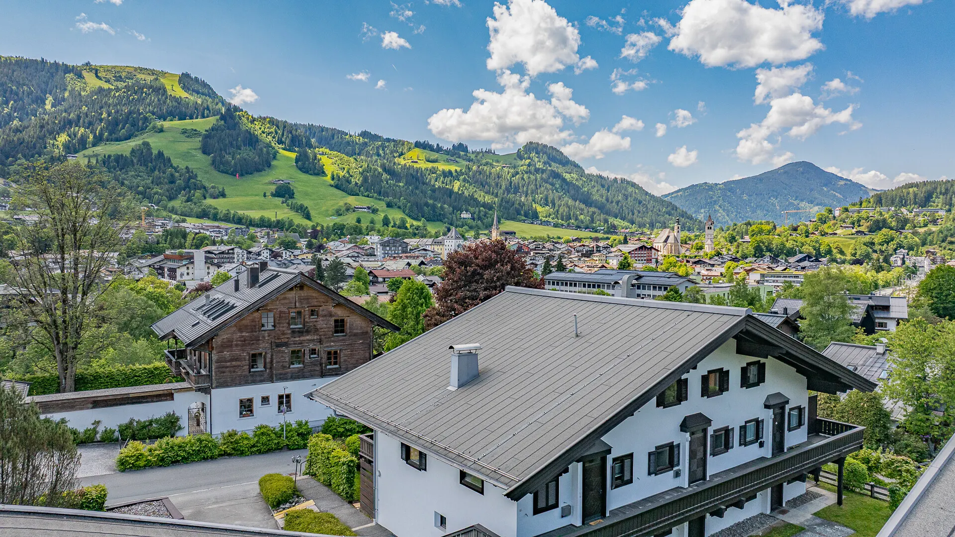 KITZIMMO-Exklusiver Freizeitwohnsitz am Sonnberg mit Panoramablick kaufen - Immobilien Kitzbühel.