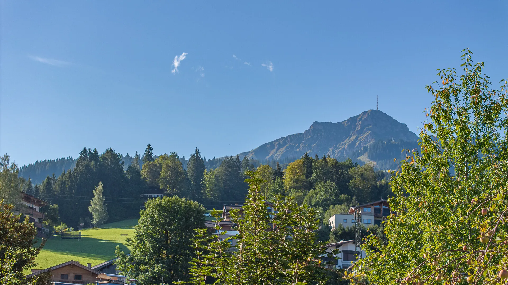 KITZIMMO-Baugrund in zentraler Toplage mit Apparthotel Projektierung - Immobilien St. Johann.