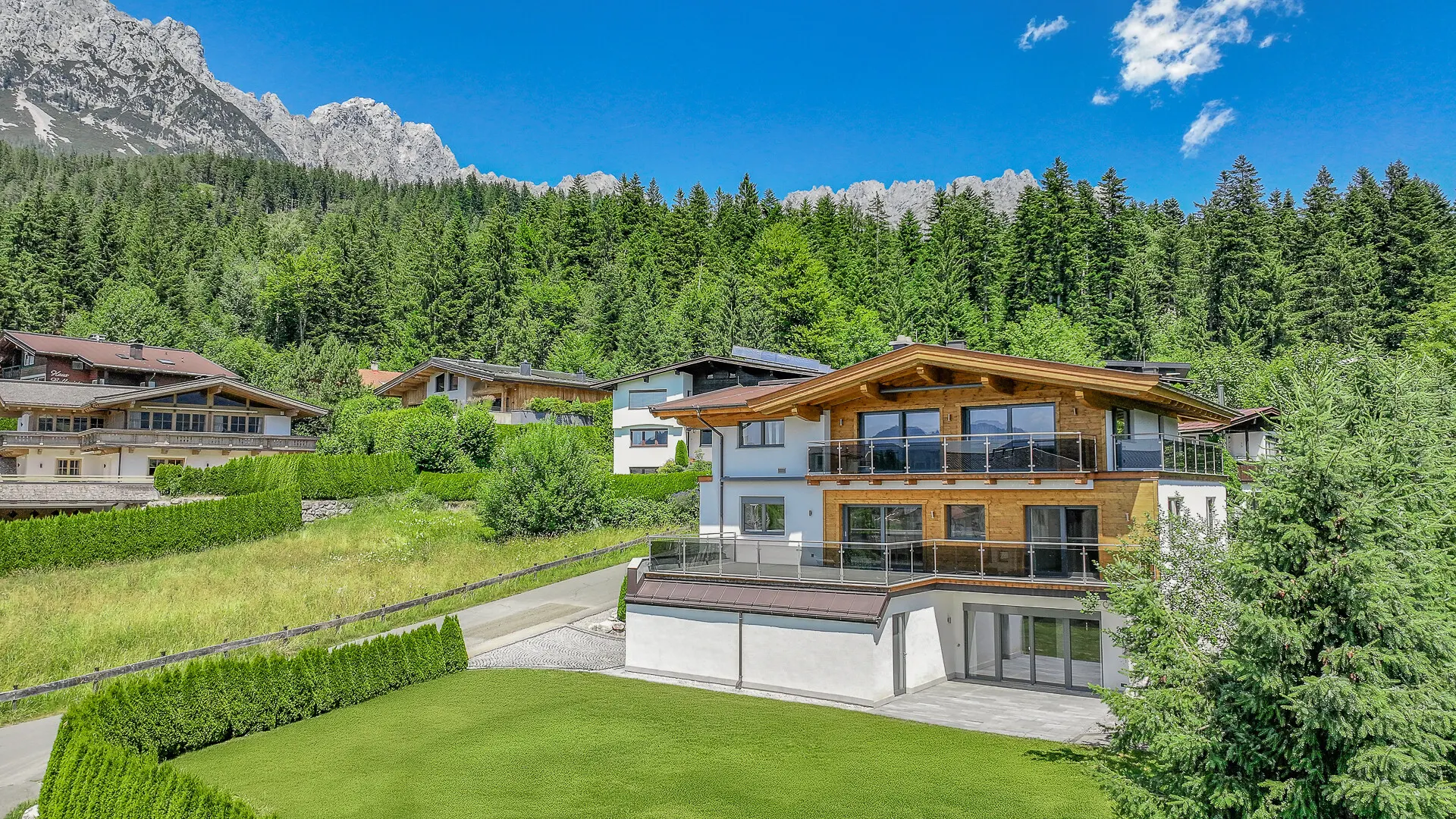 KITZIMMO-Neubauvilla in sonniger Top-Ruhelage kaufen - Immobilien Ellmau am Wilden Kaiser.-1