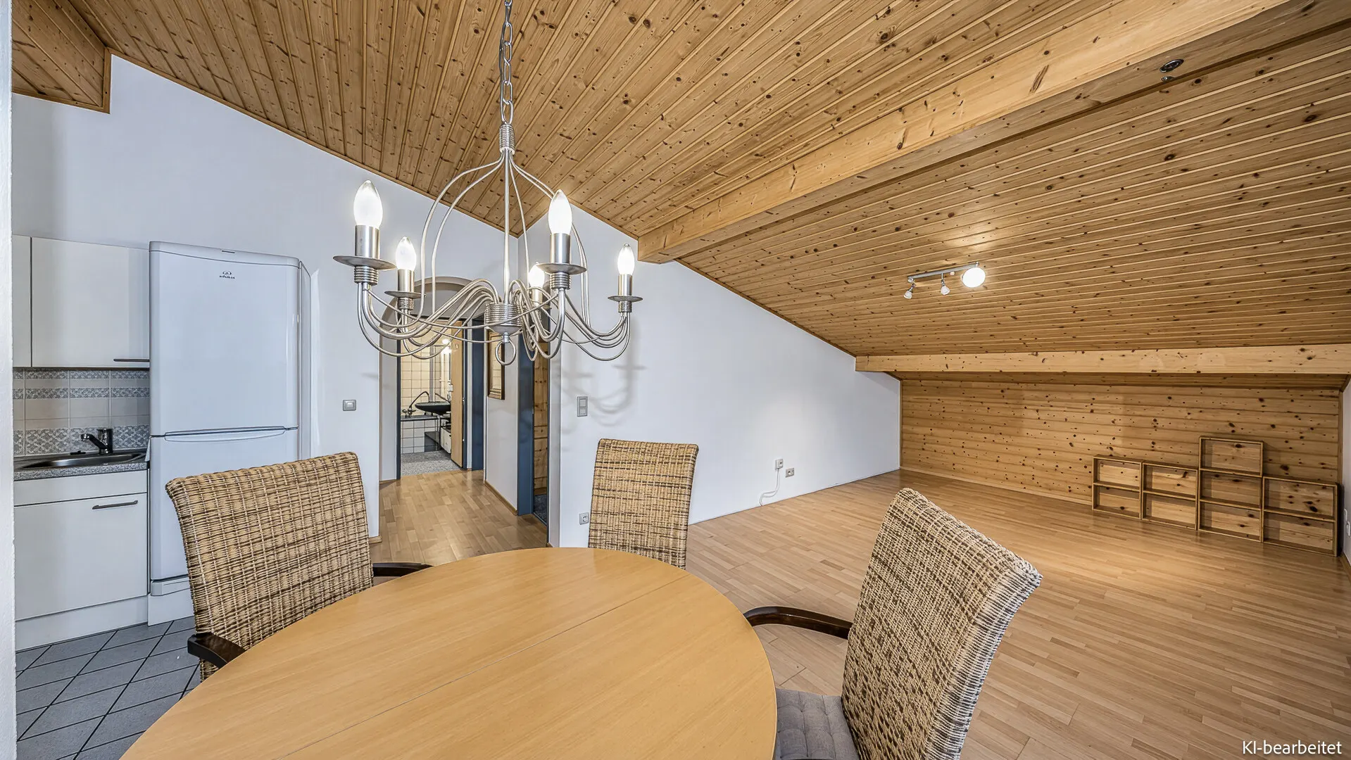 KITZIMMO-Dachgeschosswohnung mit Bergblick kaufen - Immobilien Kitzbühel.