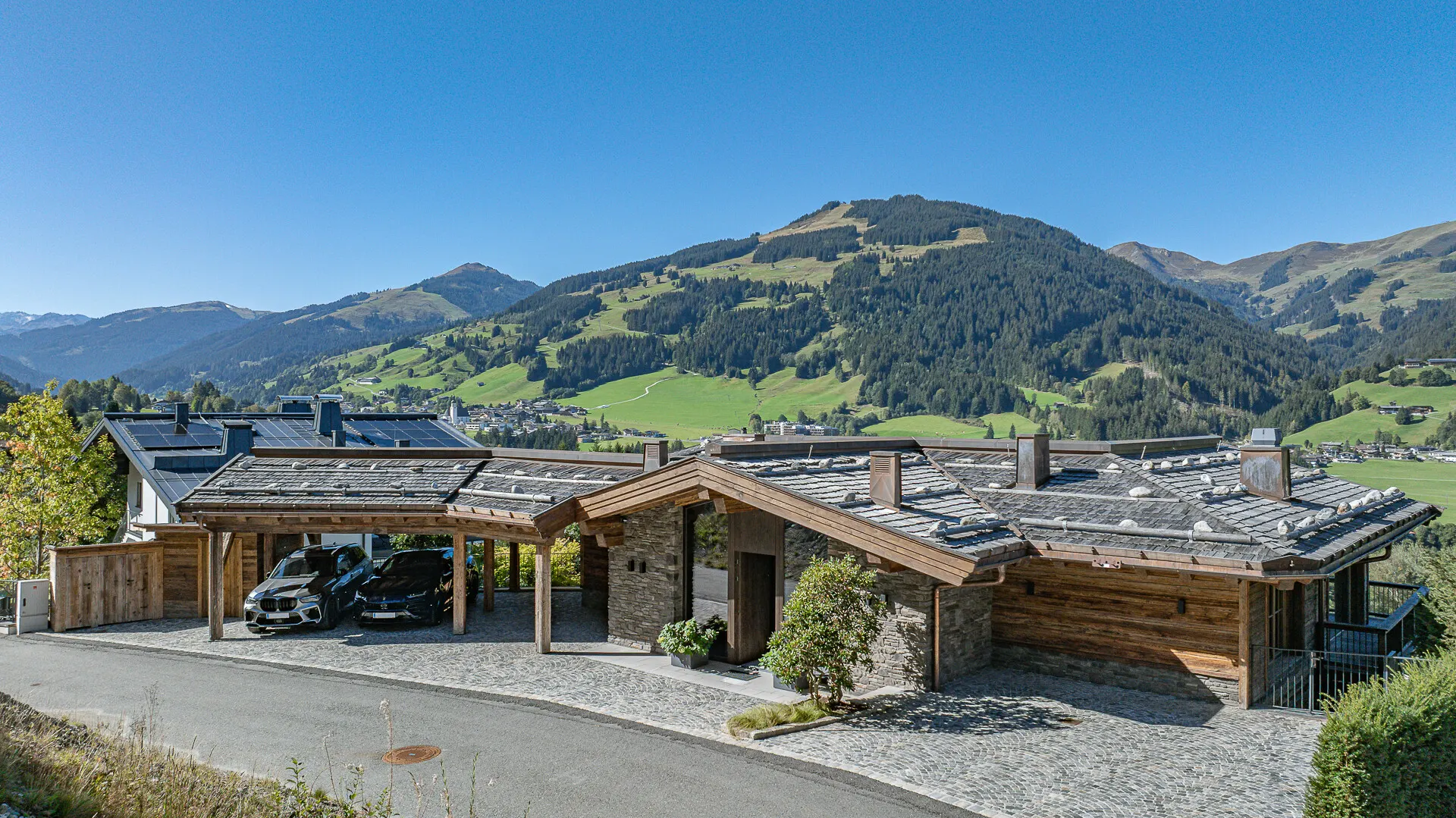 KITZIMMO-Beeindruckende Luxusvilla in sonniger Toplage - Immobilien Jochberg.