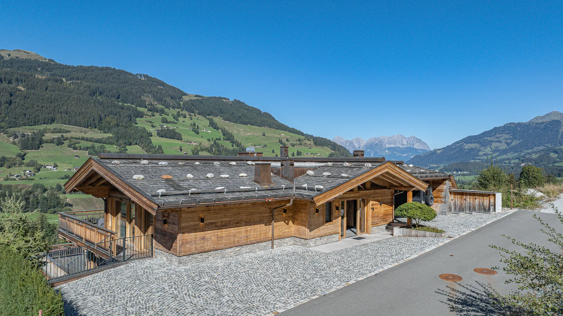 KITZIMMO-Summit View – High-End-Chalet mit endlosem Weitblick - Immobilien Jochberg.
