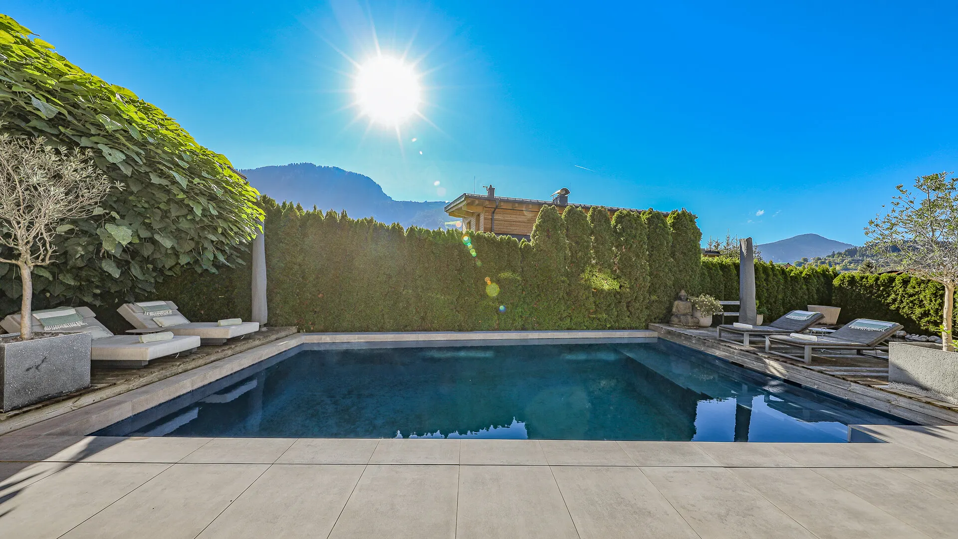 KITZIMMO-Prime Living – Exklusive Villa mit Pool & Panoramablick in Toplage - Immobilien Kitzbühel.